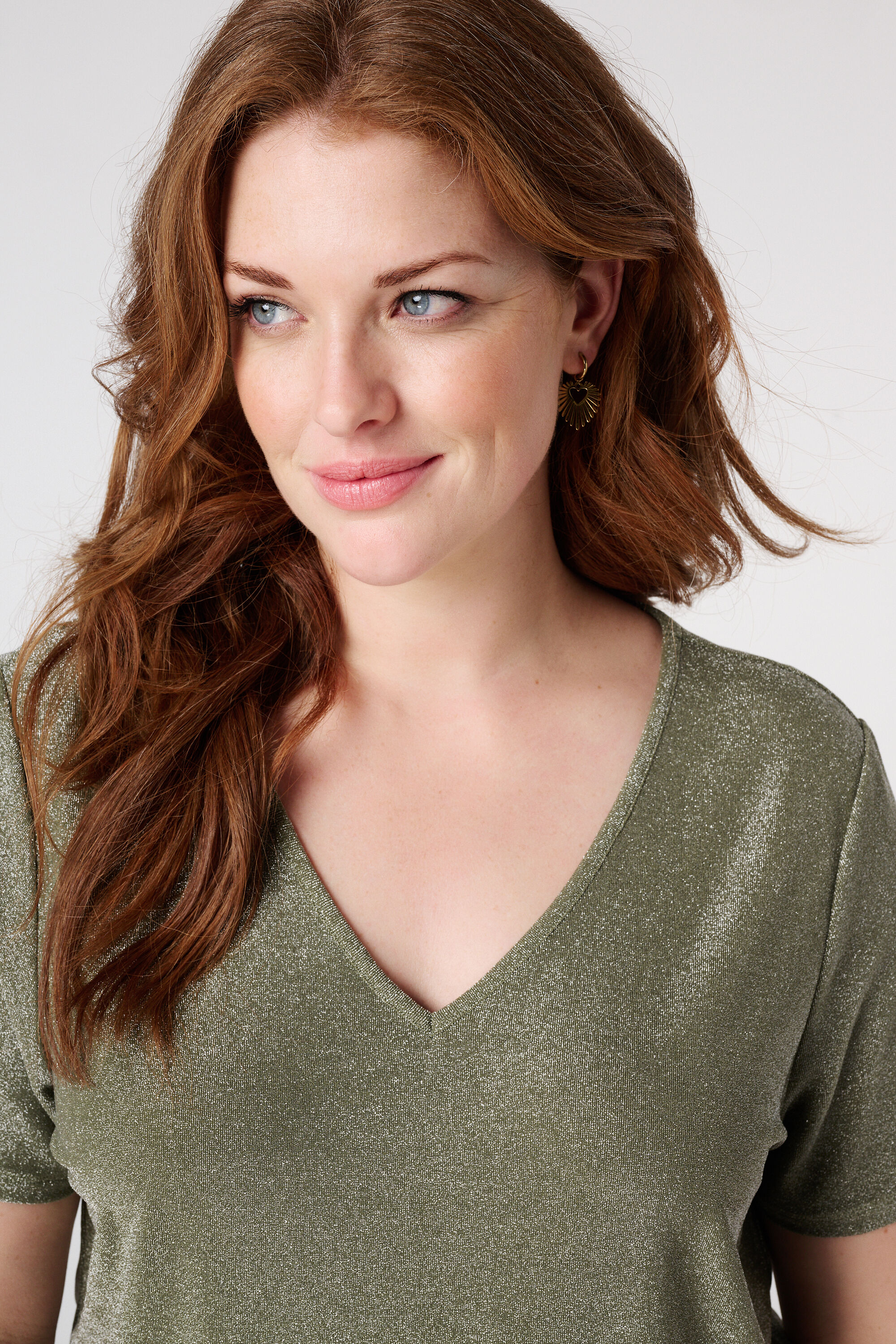 T-shirt avec paillettes image number 4