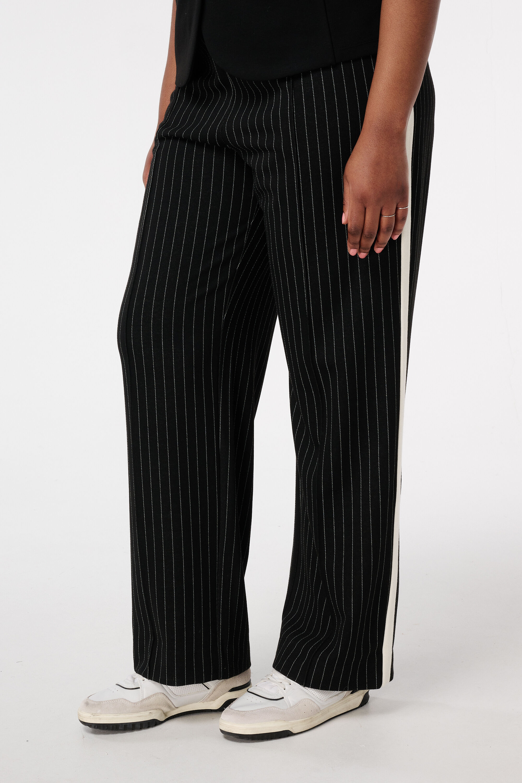 Pantalon &agrave; rayures image number 5