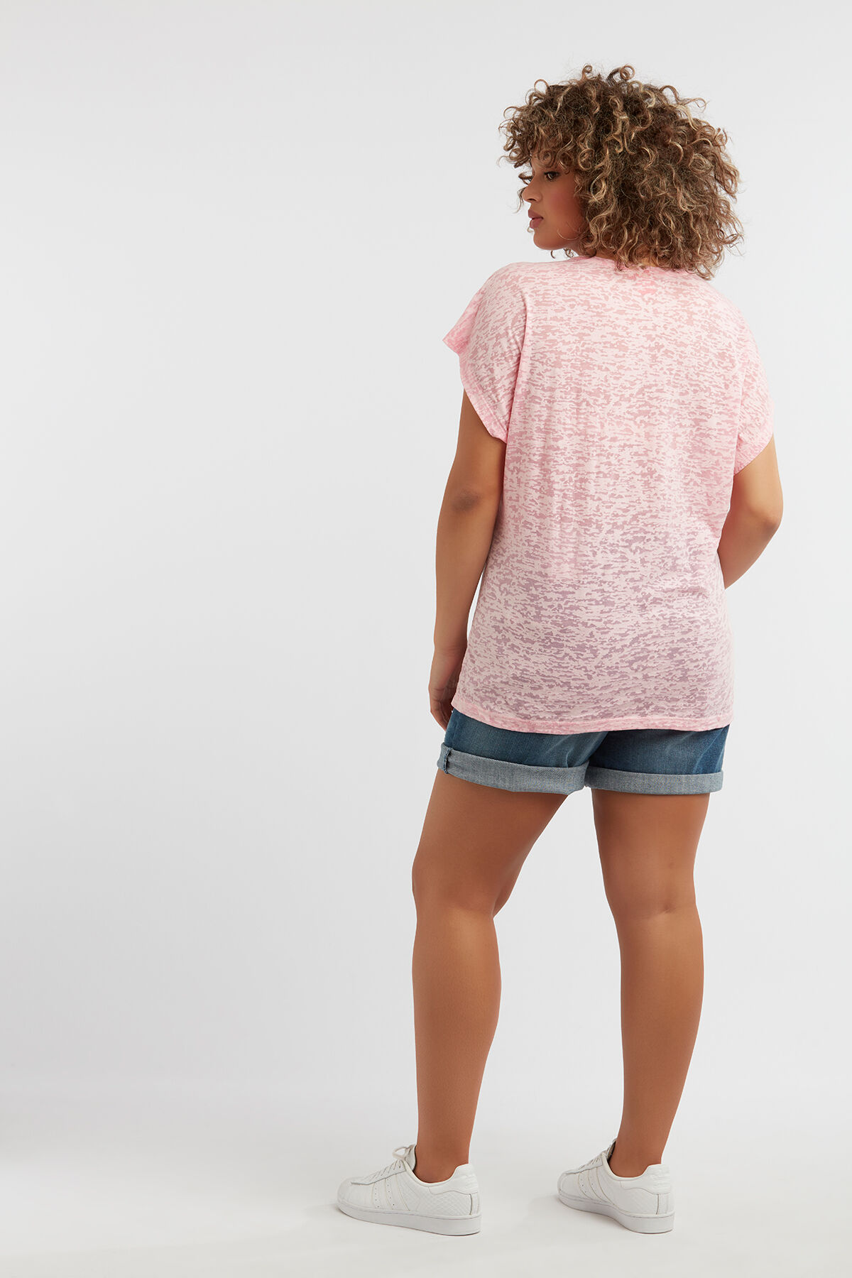 T-shirt imprim&eacute; image number 6