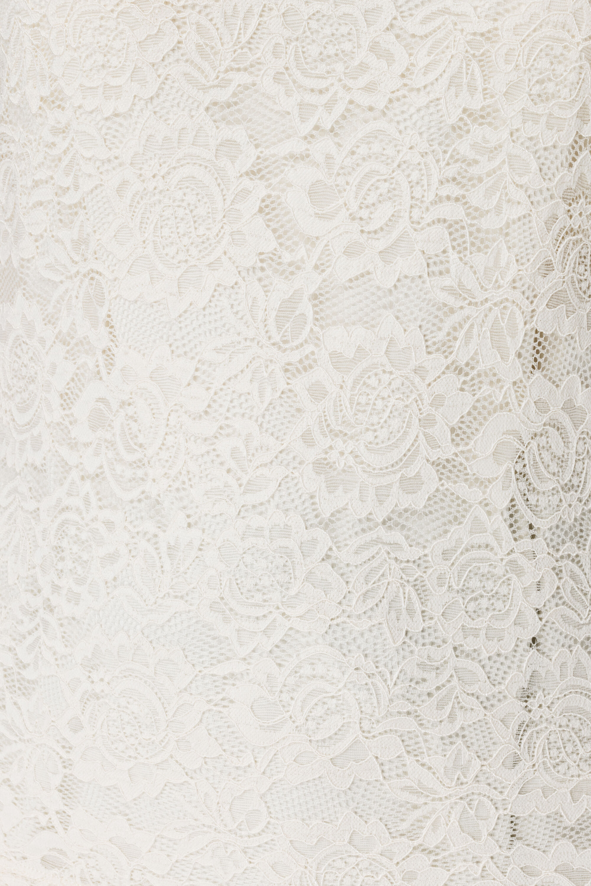 Top &agrave; manches longues en dentelle image number 4