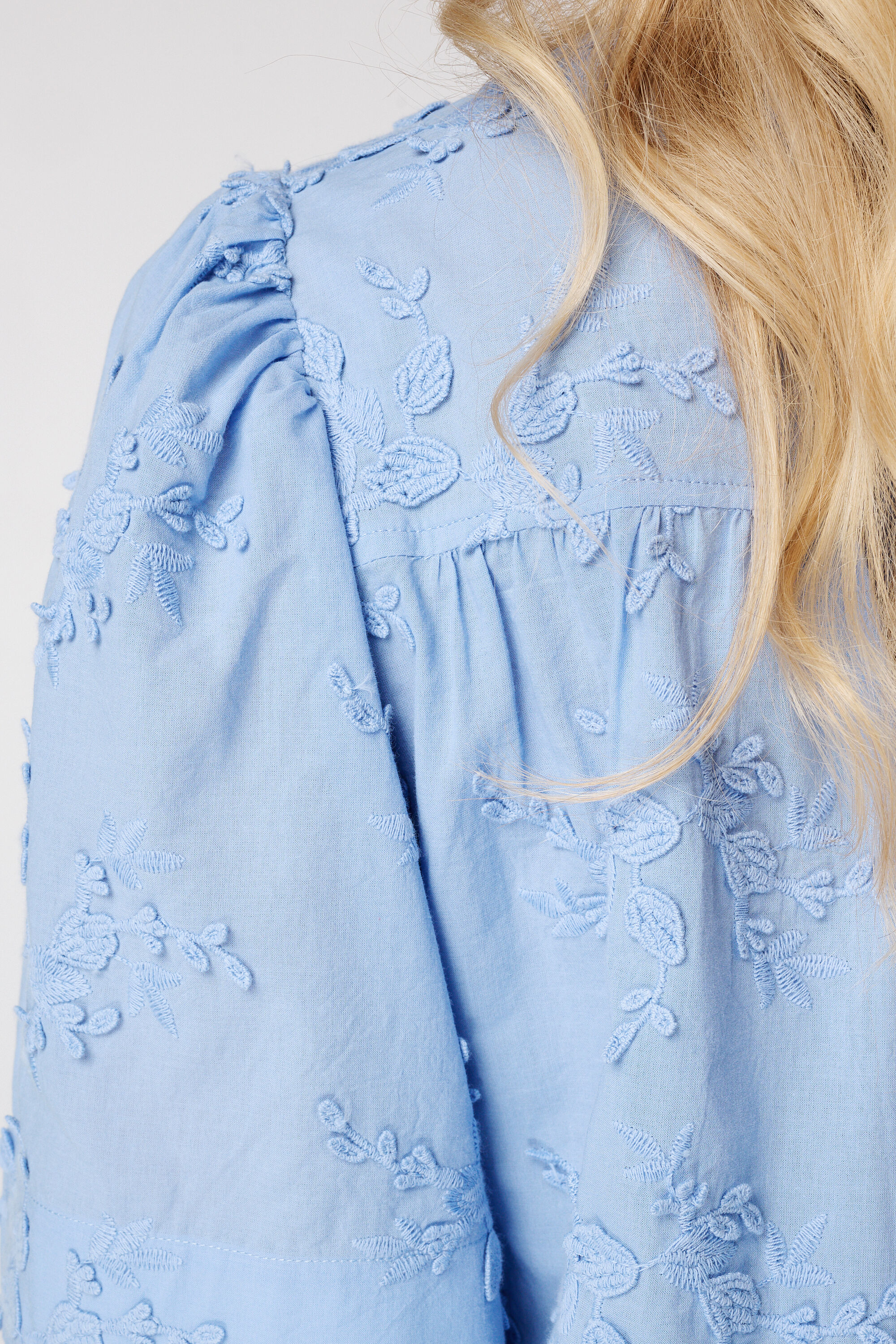 Blouse en coton avec broderie image number 6