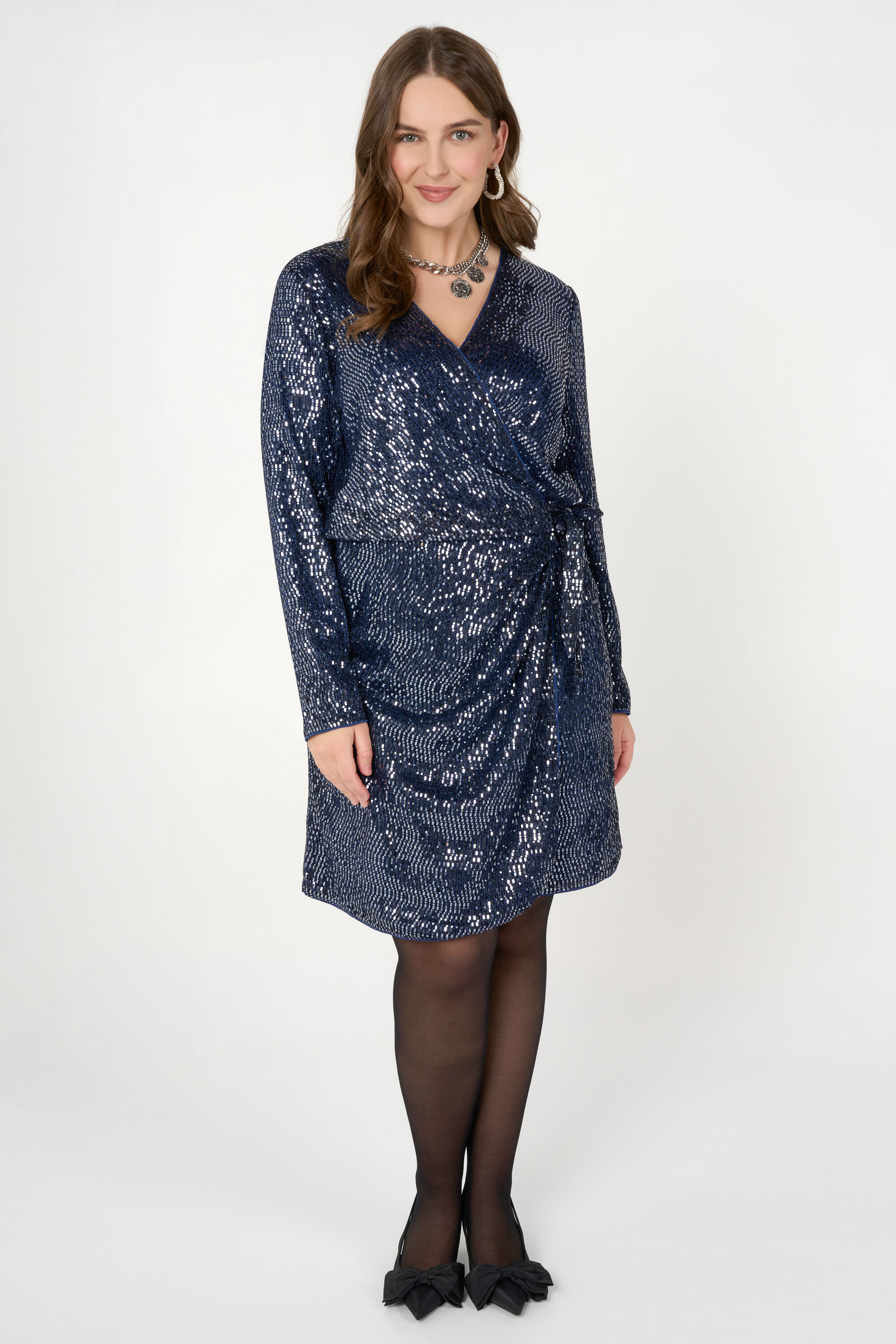 Robe &agrave; paillettes  image number 6