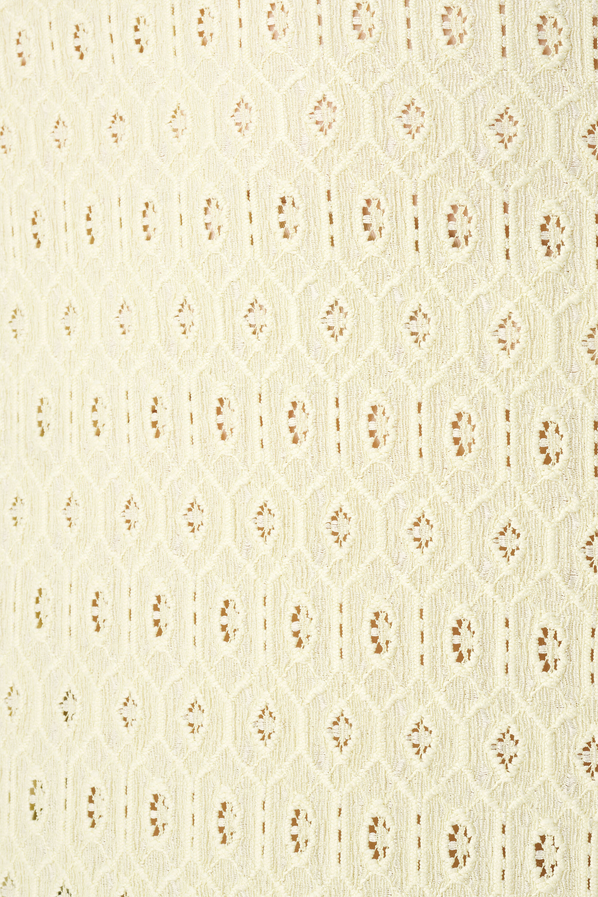 Haut avec motif ajour&eacute; image number 6