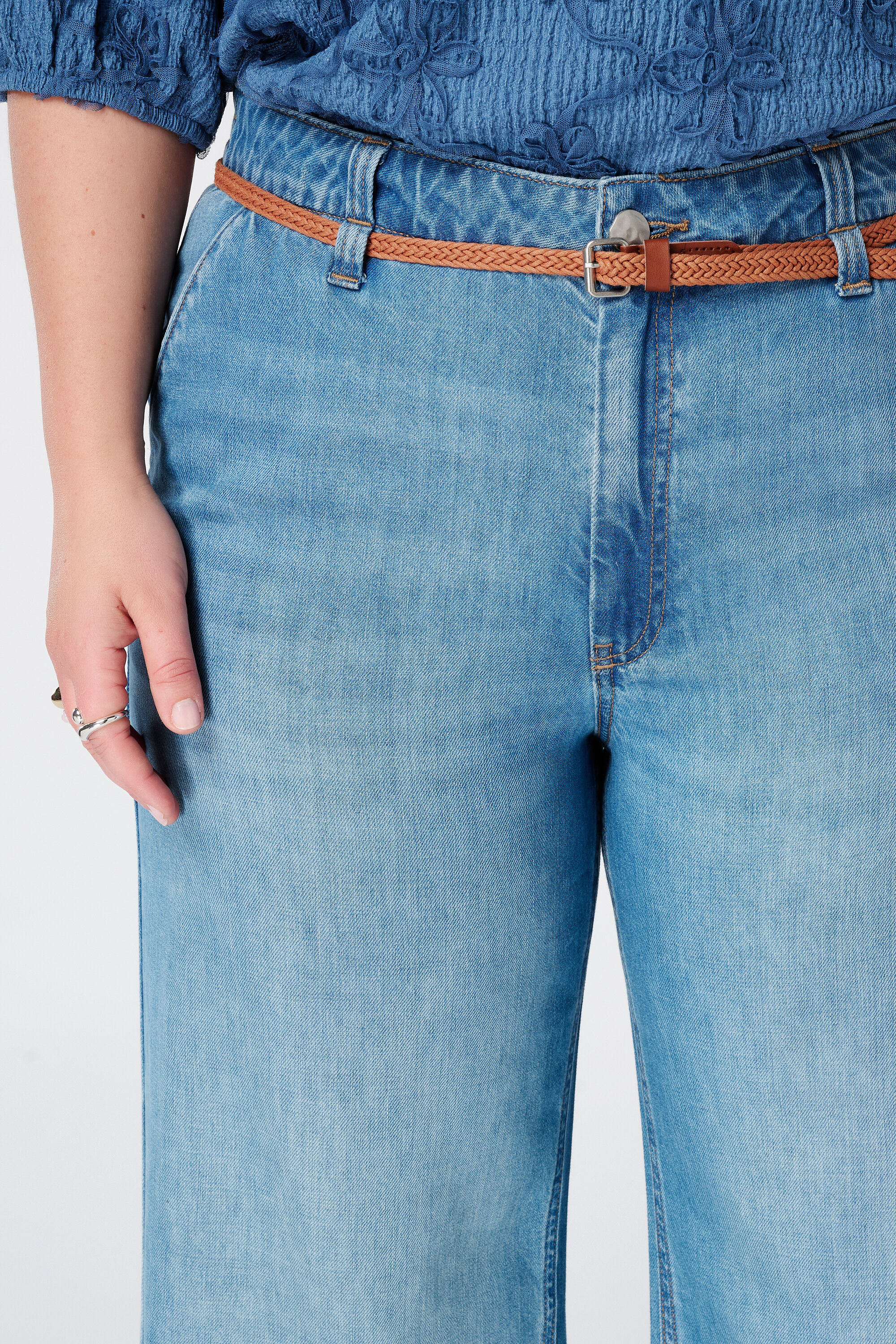 Jean wide leg avec ceinture image number 4