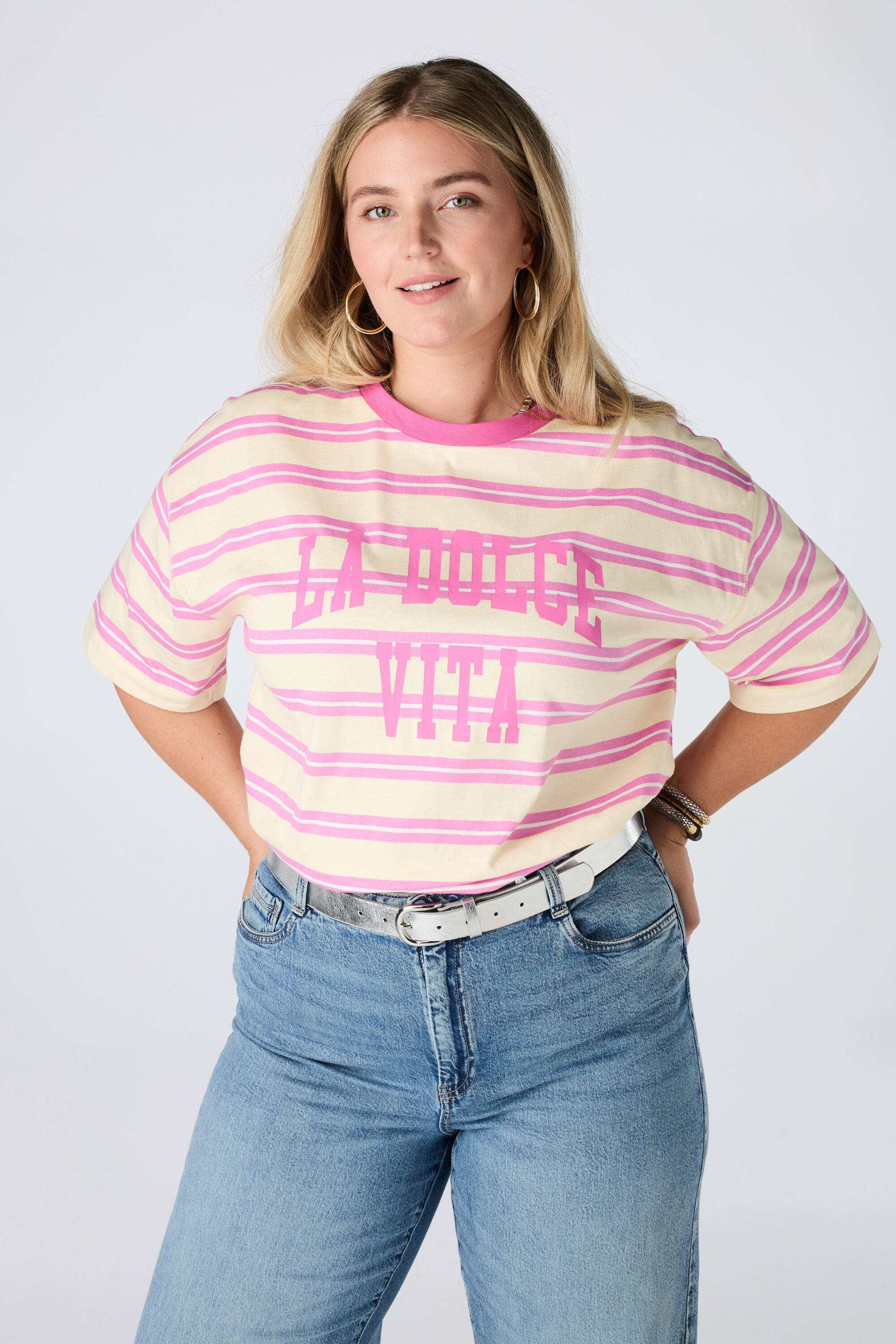 T shirt ray&eacute; avec texte image number 0