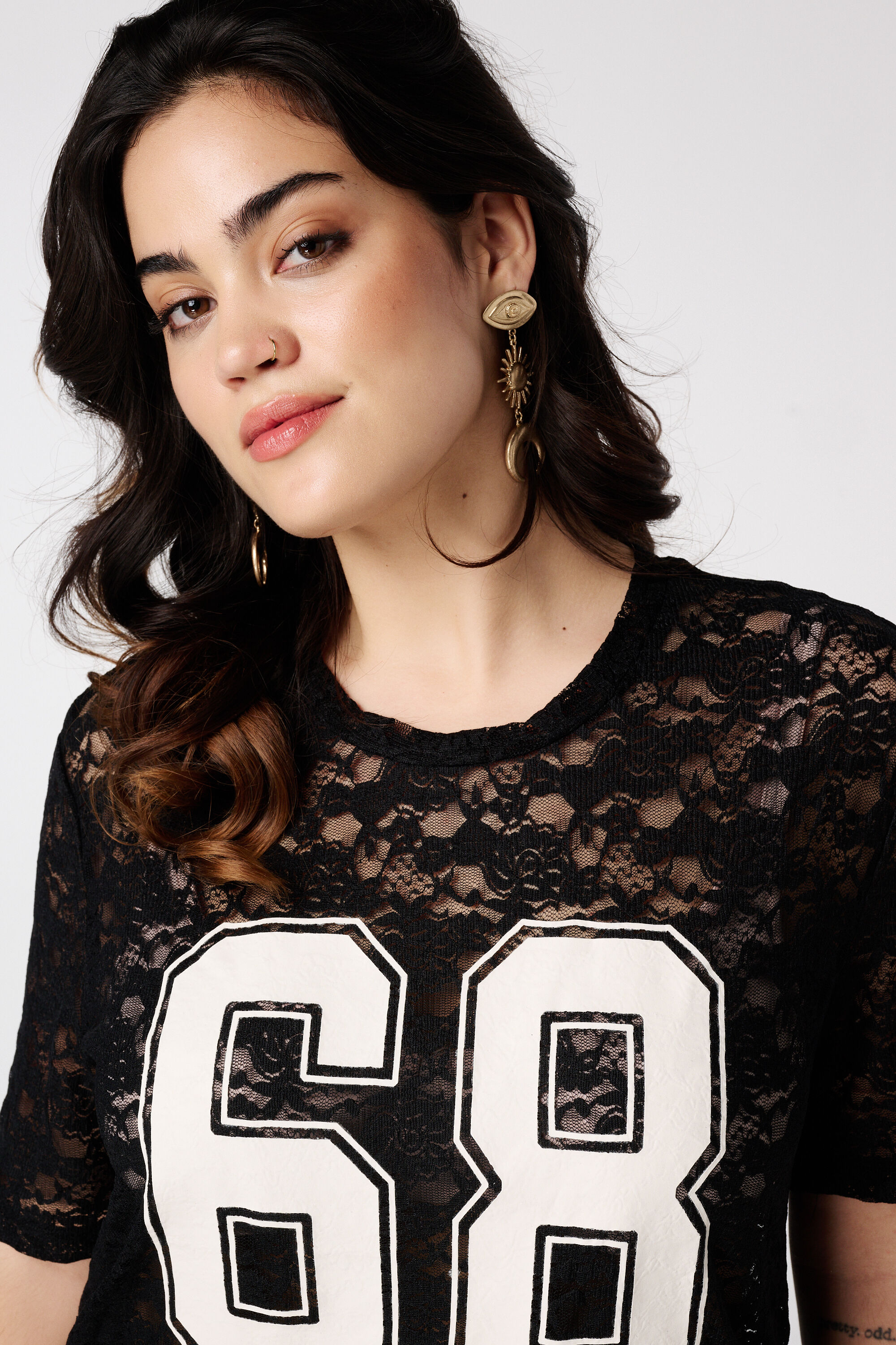 T-shirt sportif en dentelle image number 4