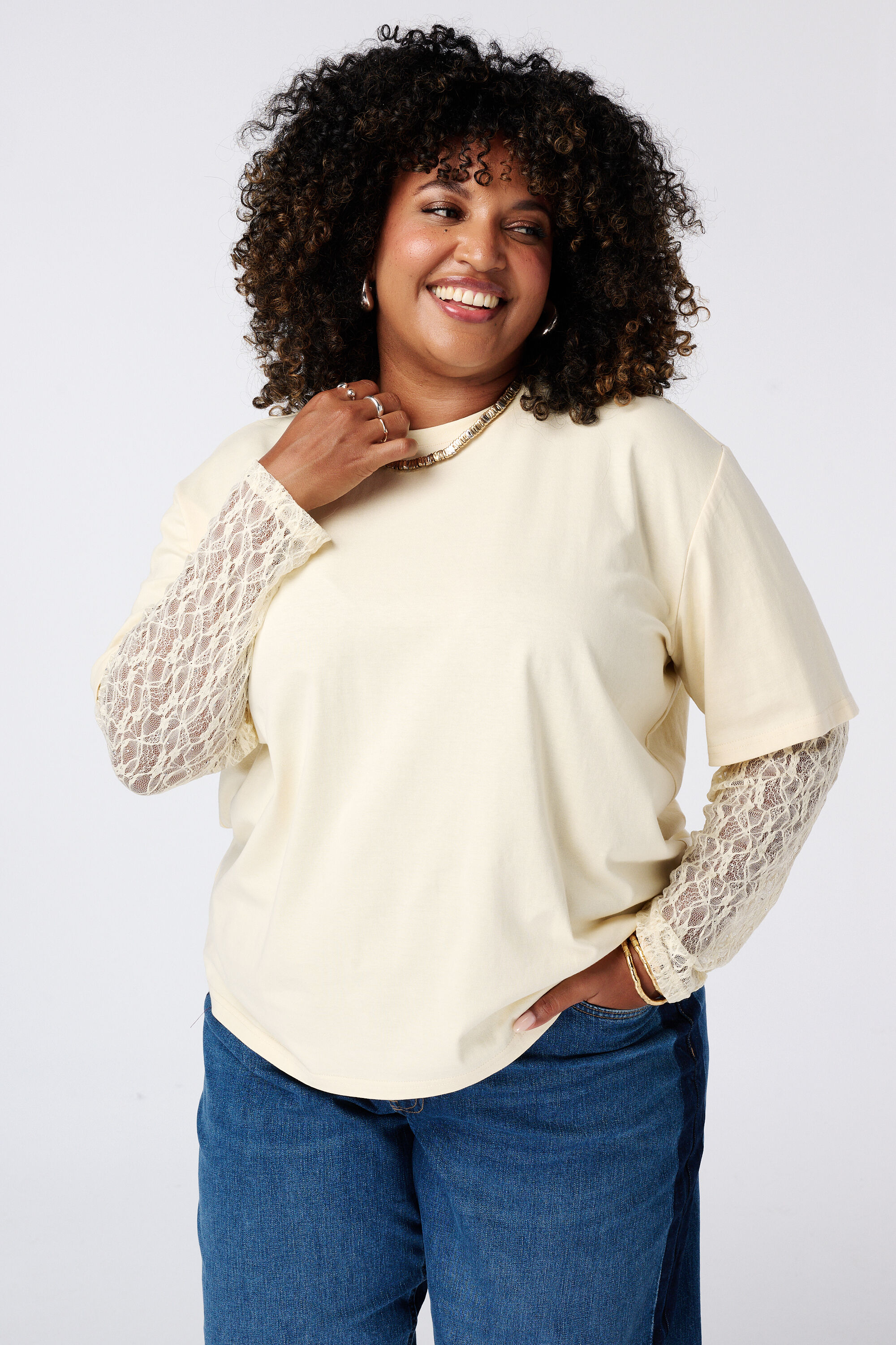 T shirt &agrave; manches en dentelle