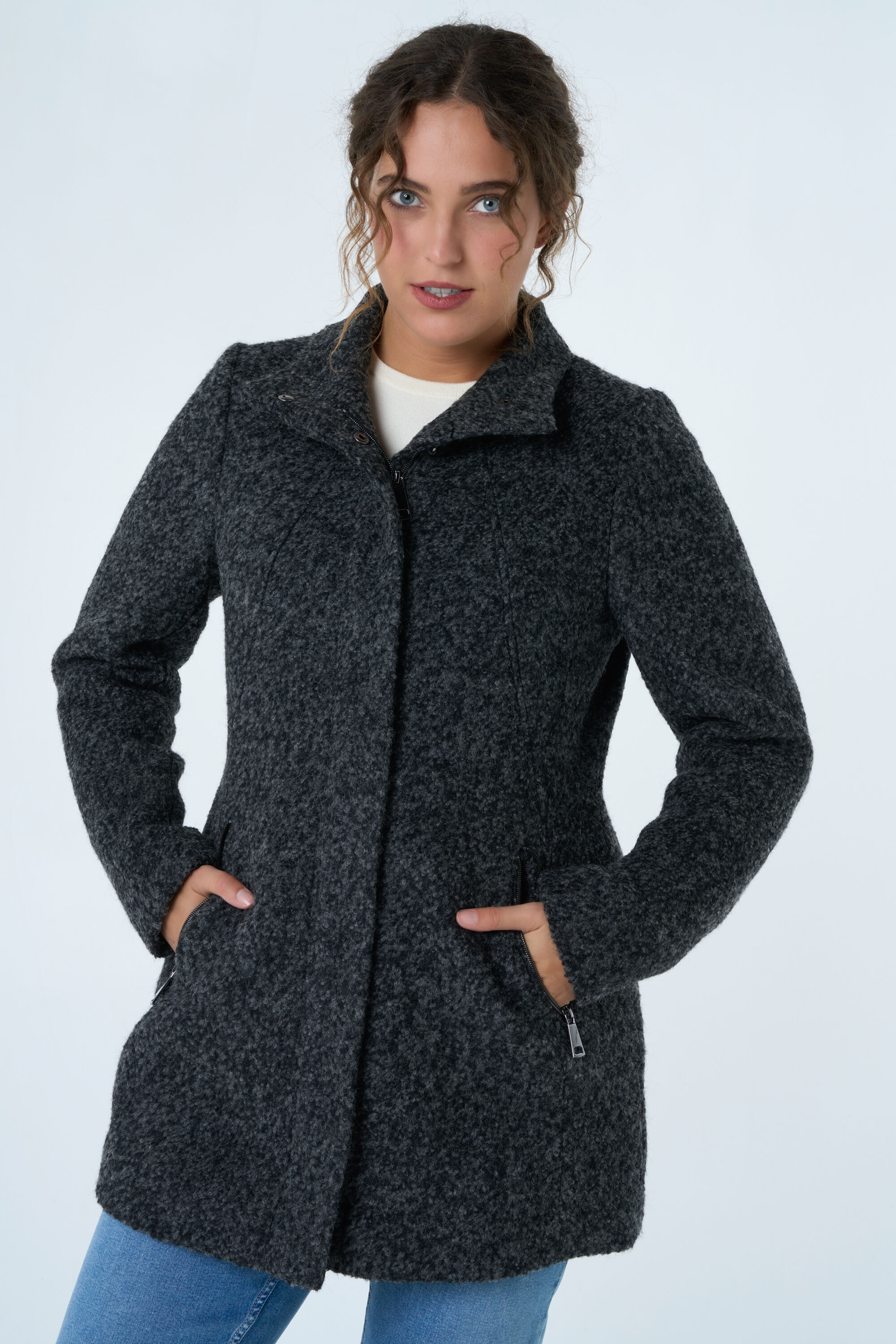 Veste en bouclette de qualit&eacute; sup&eacute;rieure  image number 5