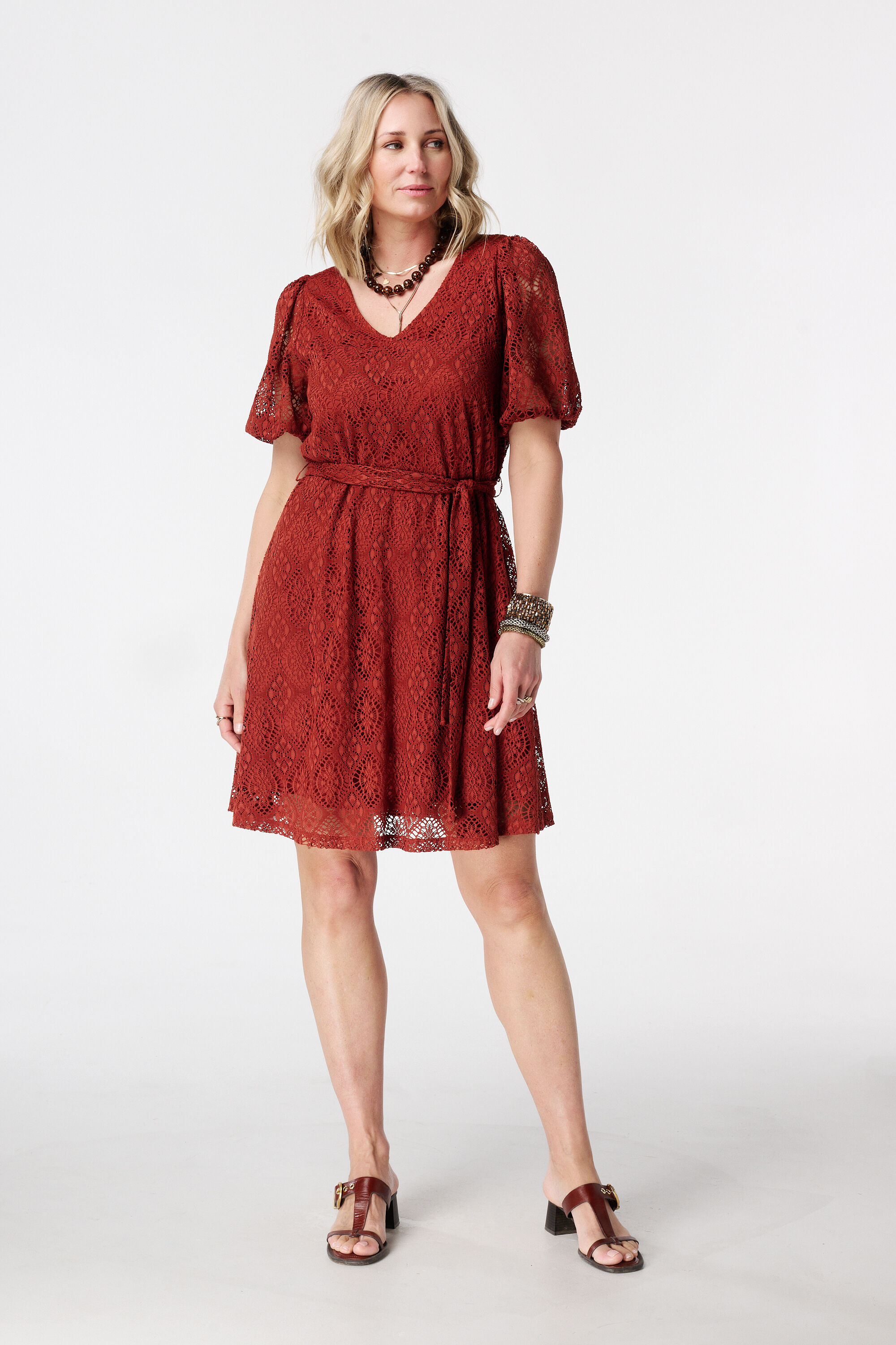 Robe en dentelle image number 5