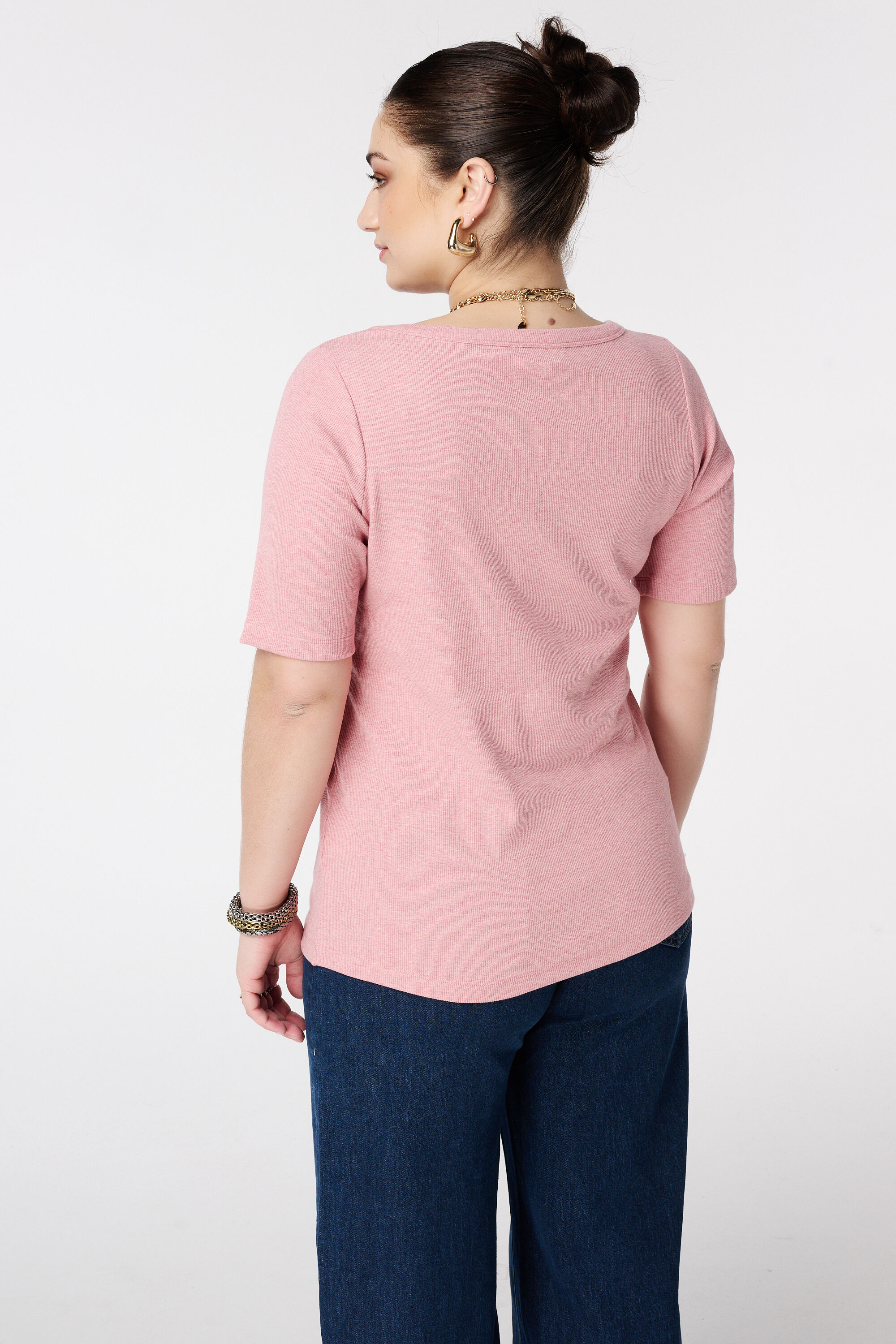 Top en maille c&ocirc;tel&eacute;e avec col en V image number 3