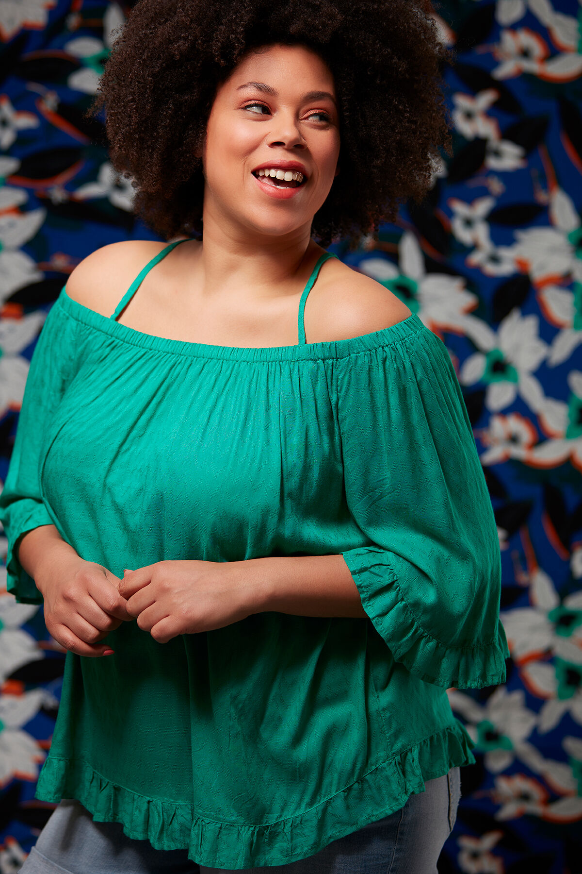 Chemisier &agrave; &eacute;paules d&eacute;nud&eacute;es image number 6