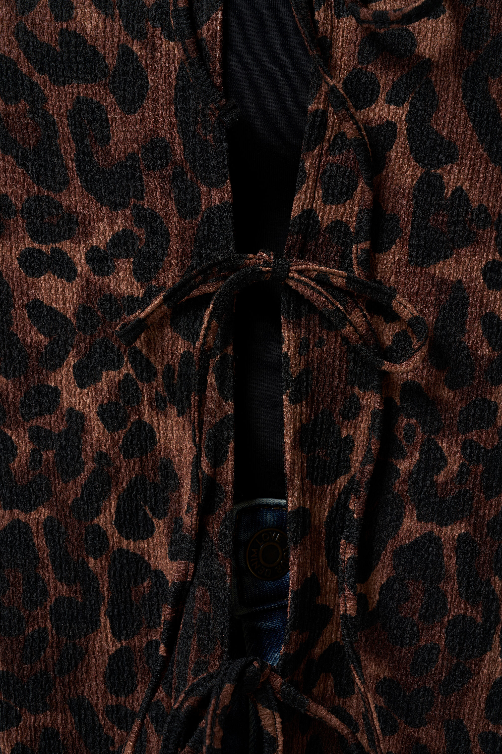 Haut avec n&oelig;uds fantaisie image number 4