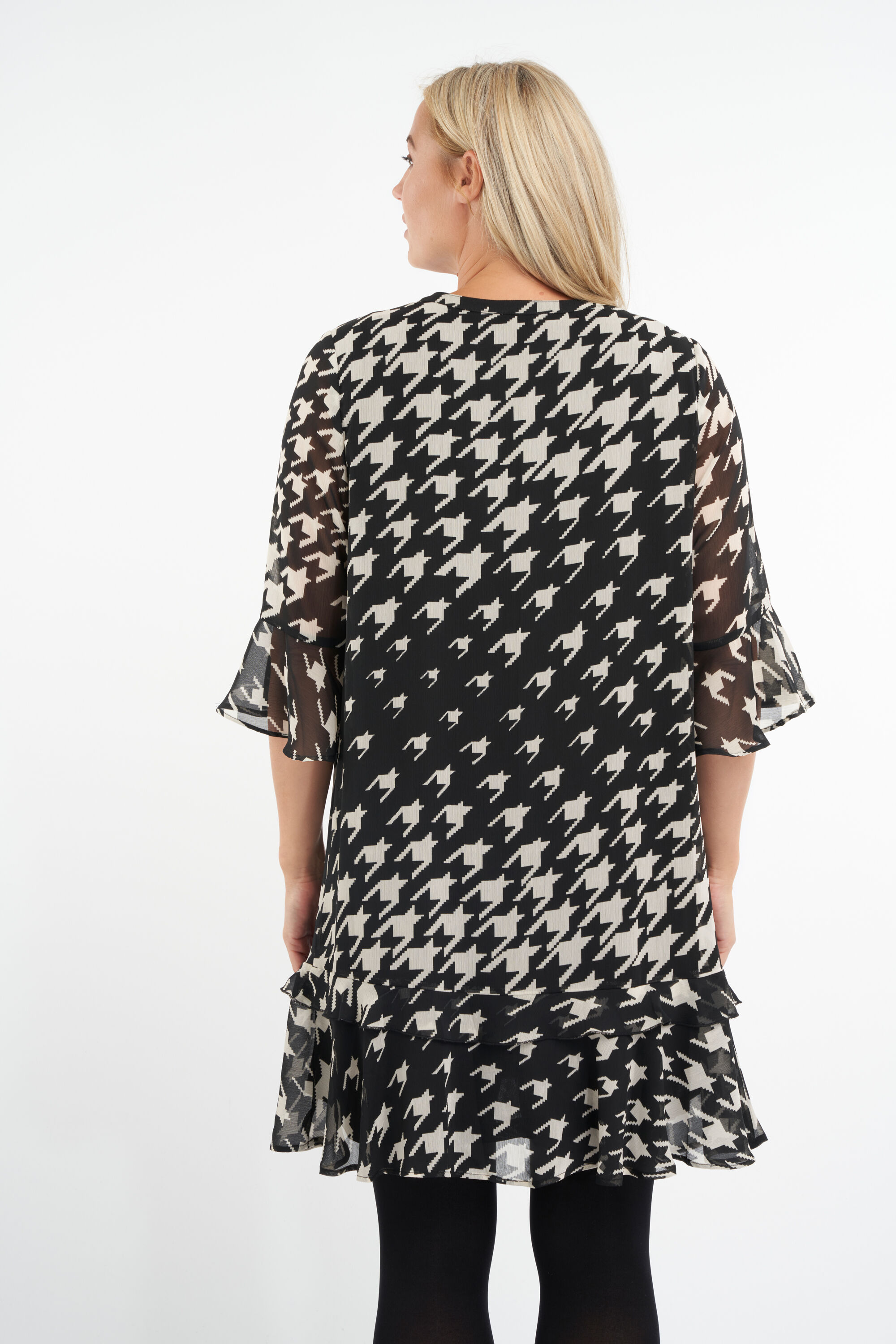 Robe &agrave; volants et imprim&eacute;  image number 3