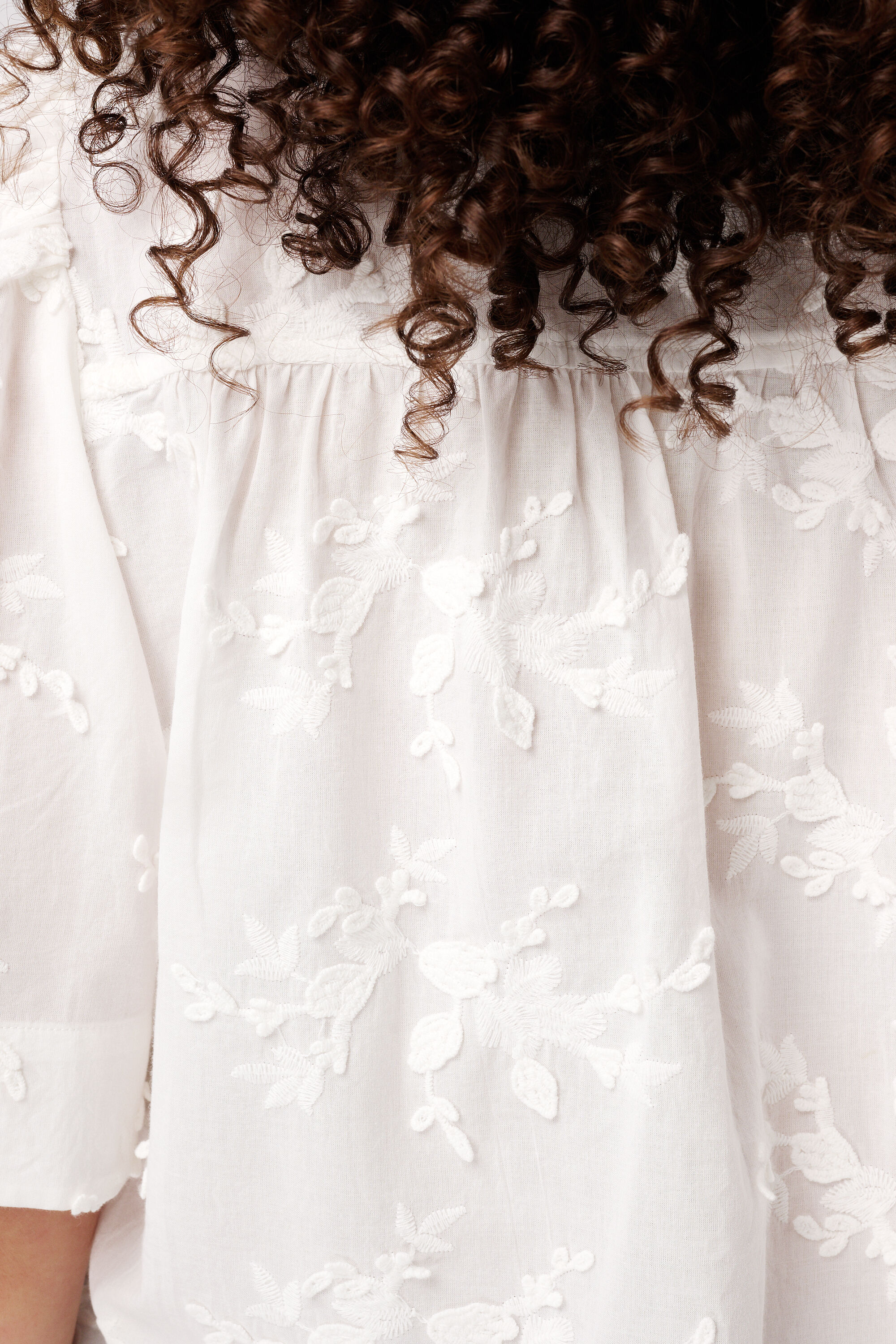 Blouse &agrave; manches courtes image number 6