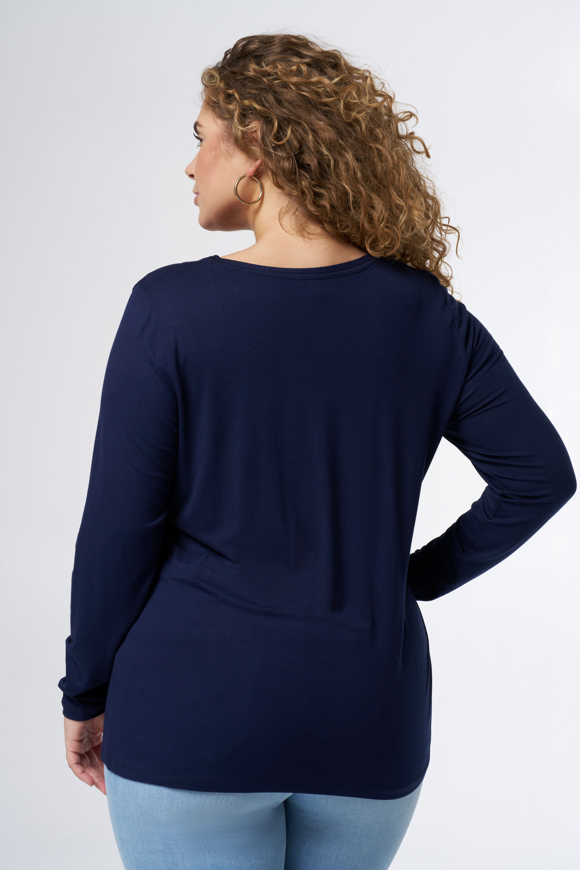 Haut &agrave; manches longues et col en V image number 3