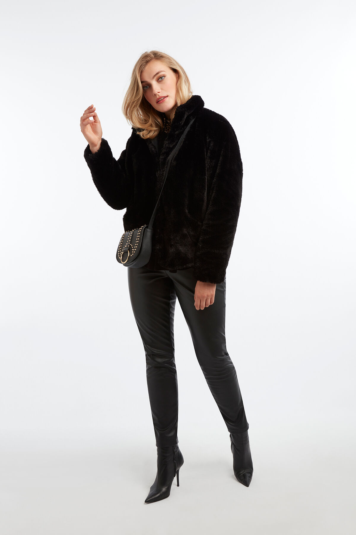 Manteau en fausse fourrure image number 3