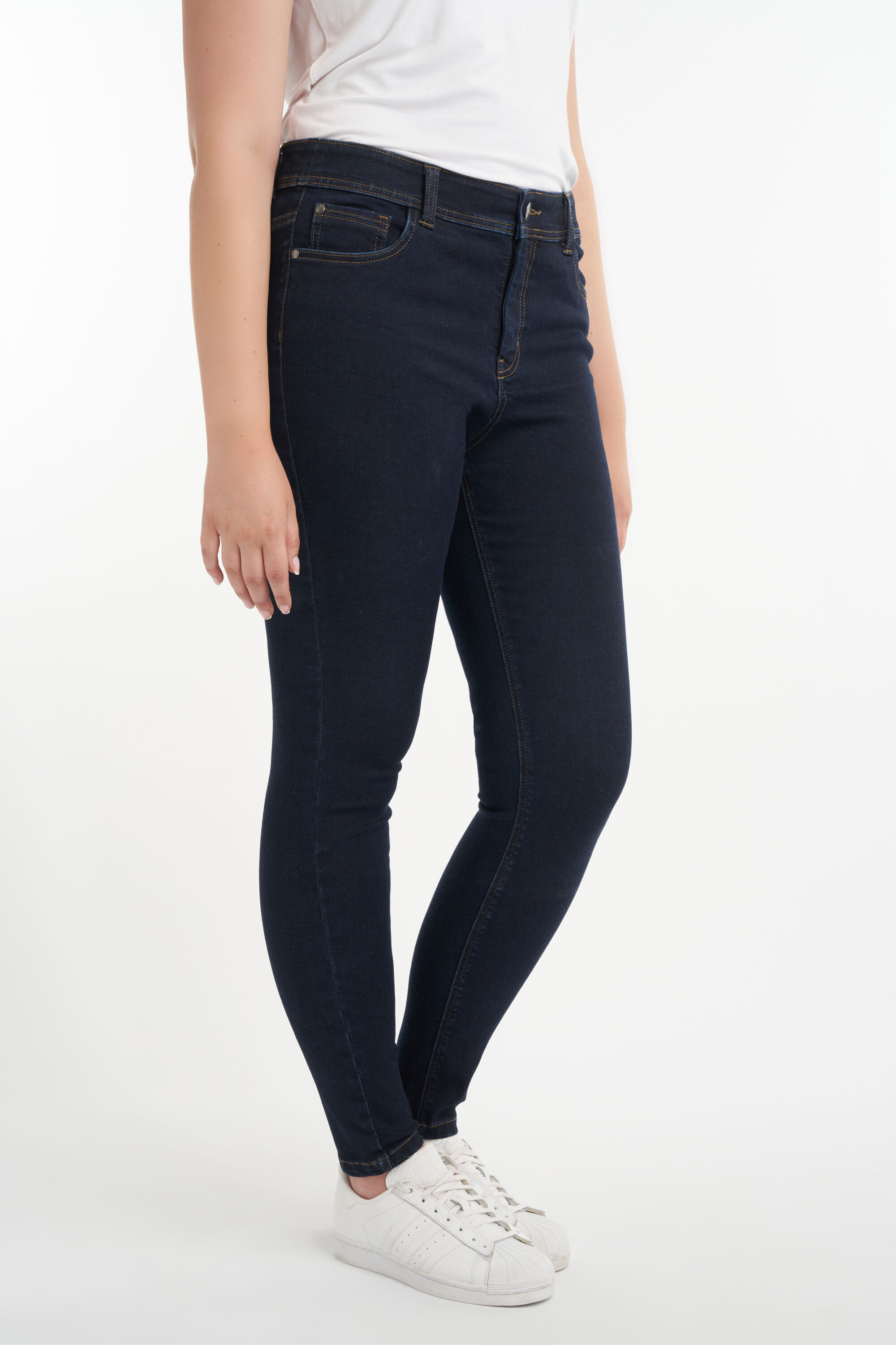 Jean coupe skinny SHAPES image number 5