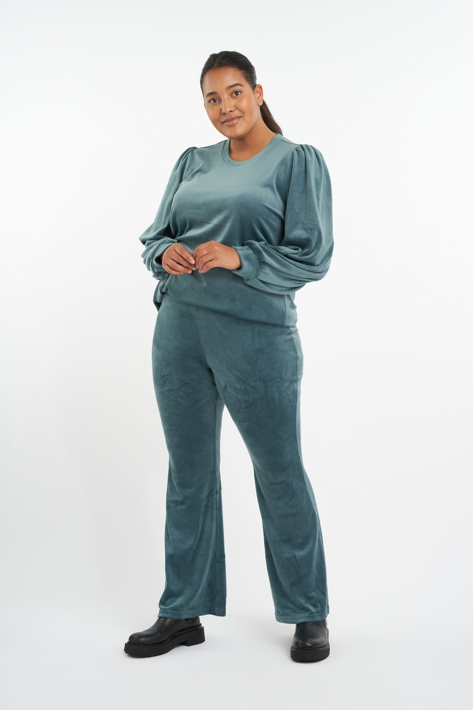 Legging &eacute;vas&eacute; en velours image number 4