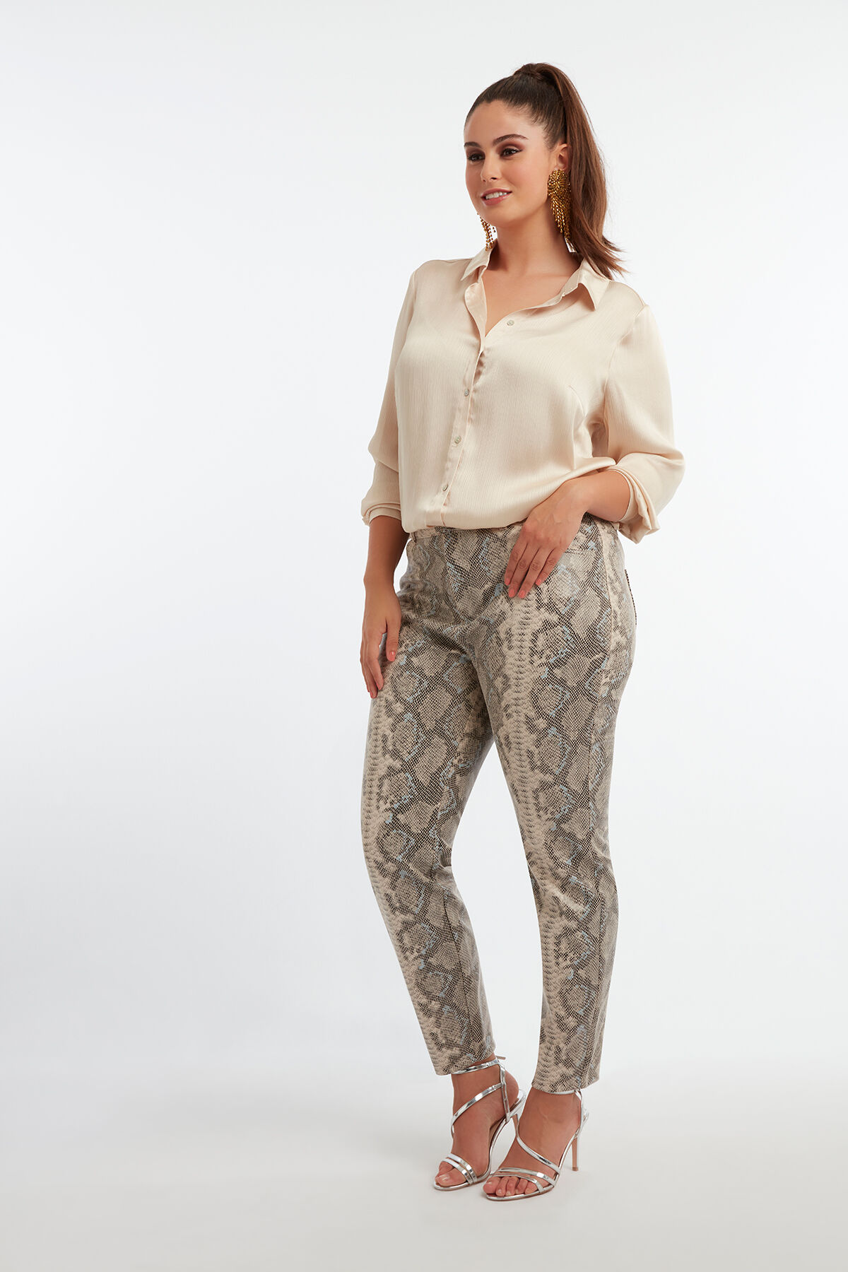 Pantalon jambe slim avec imprim&eacute; serpent image number 4