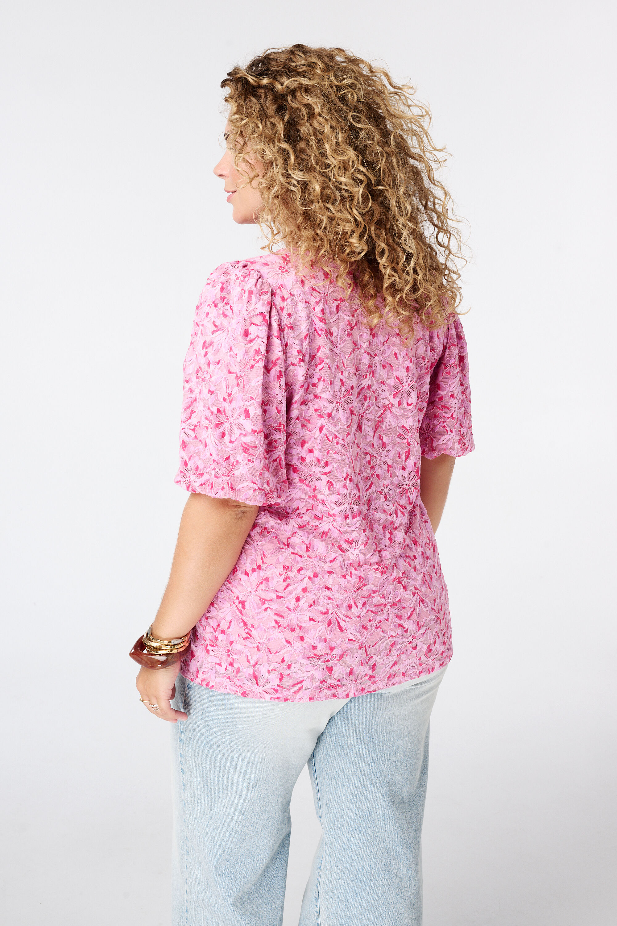 Top avec d&eacute;tails en dentelle image number 3