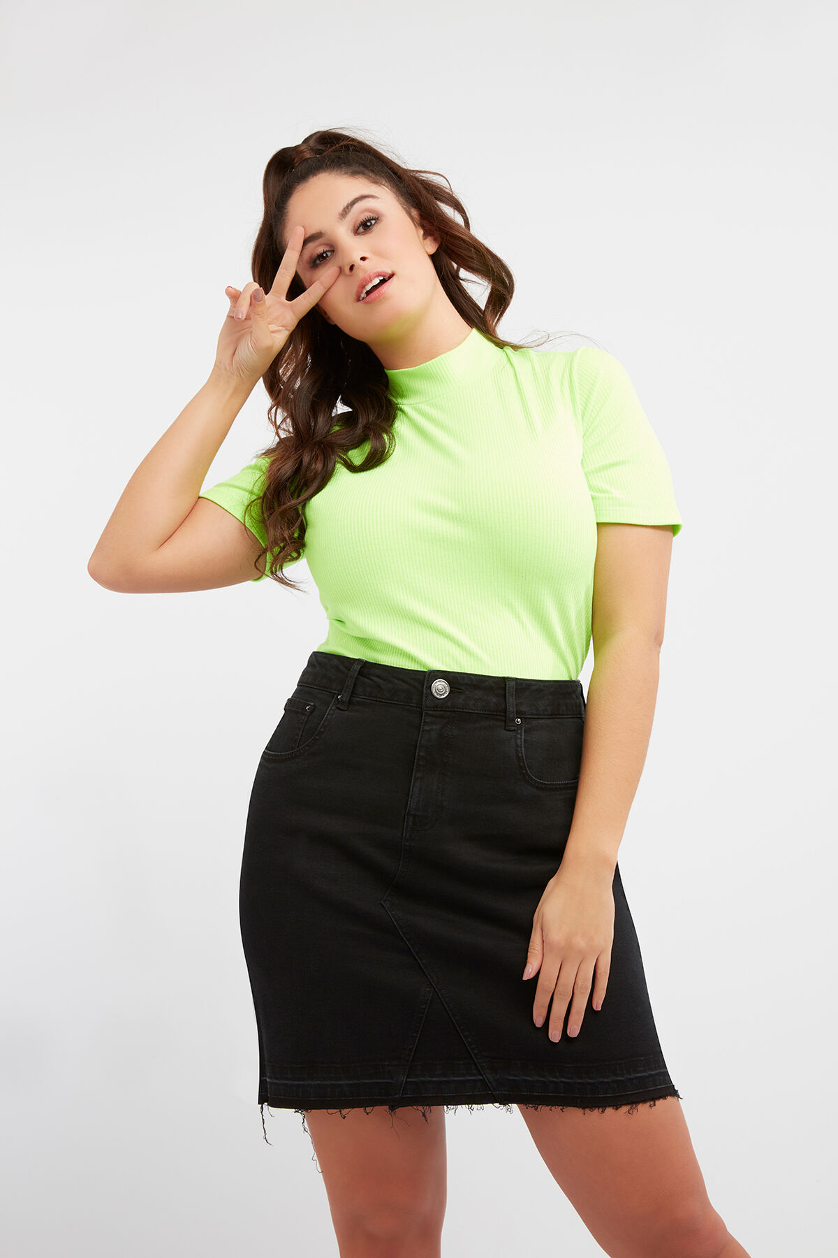 T-shirt c&ocirc;tel&eacute; &agrave; col montant fluo image number 6