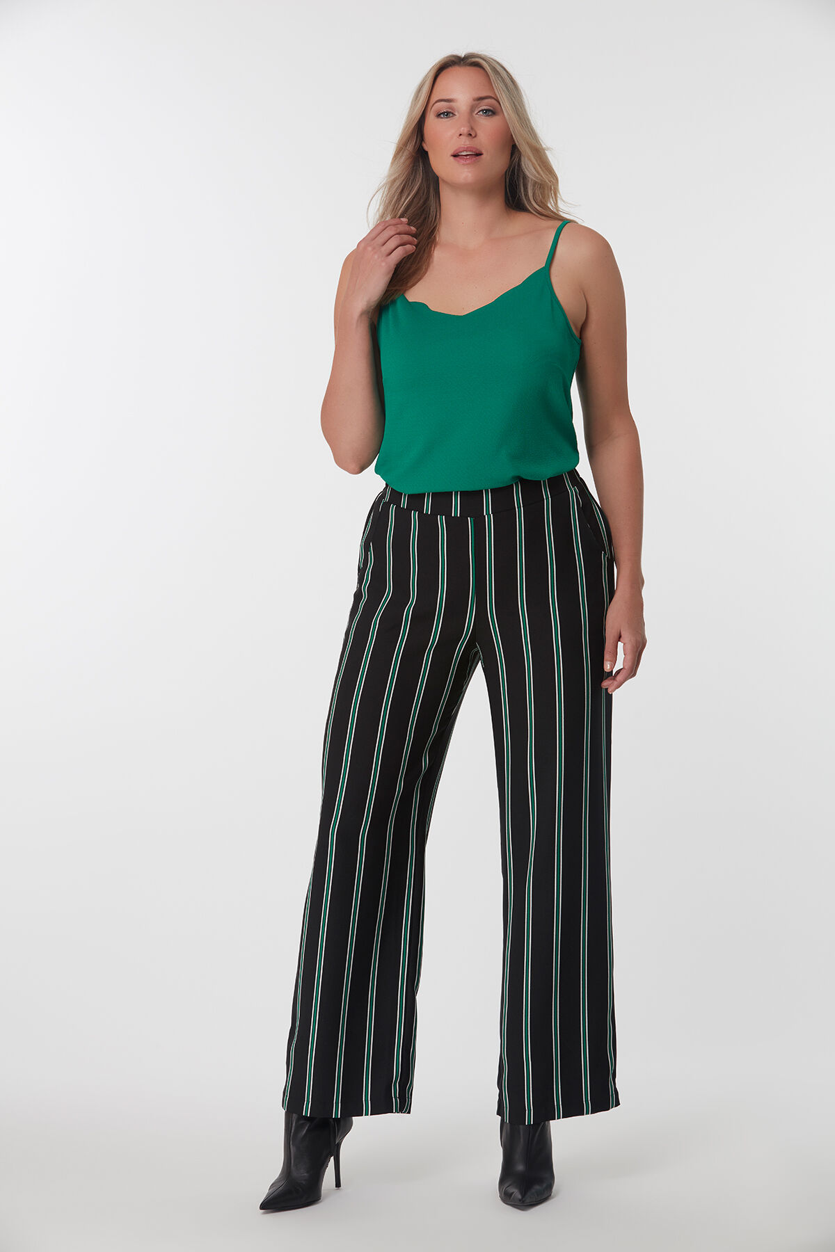 Pantalon large ray&eacute; image number 4