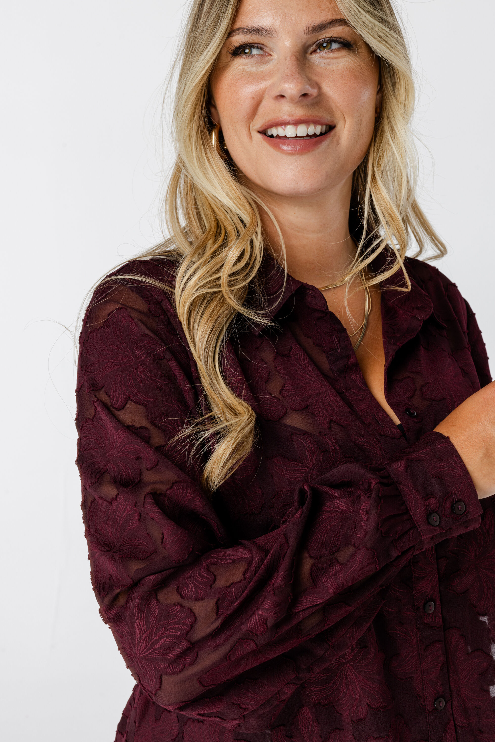 Blouse transparente &agrave; motif floral image number 5