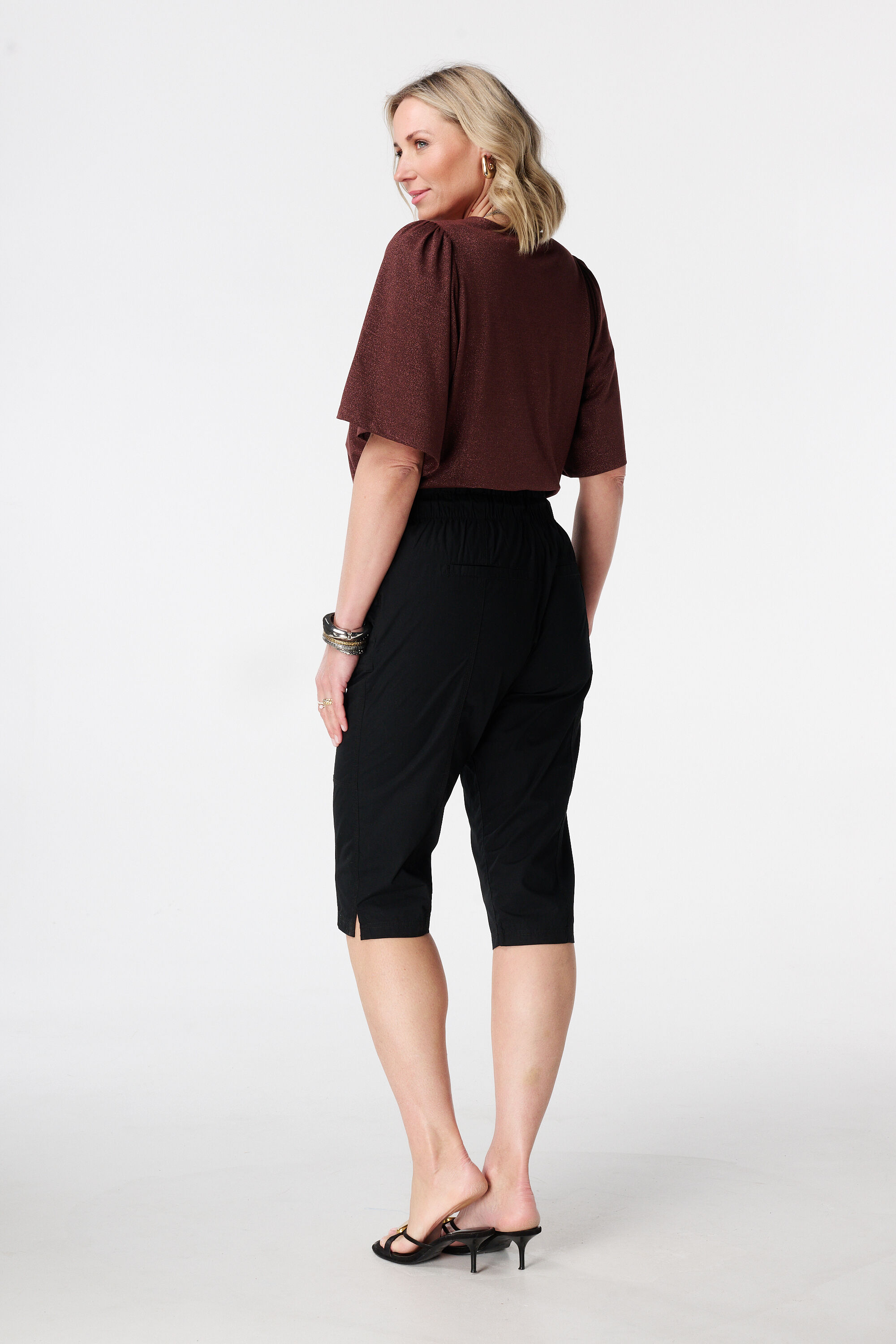 Pantalon capri avec taille &eacute;lastique image number 3