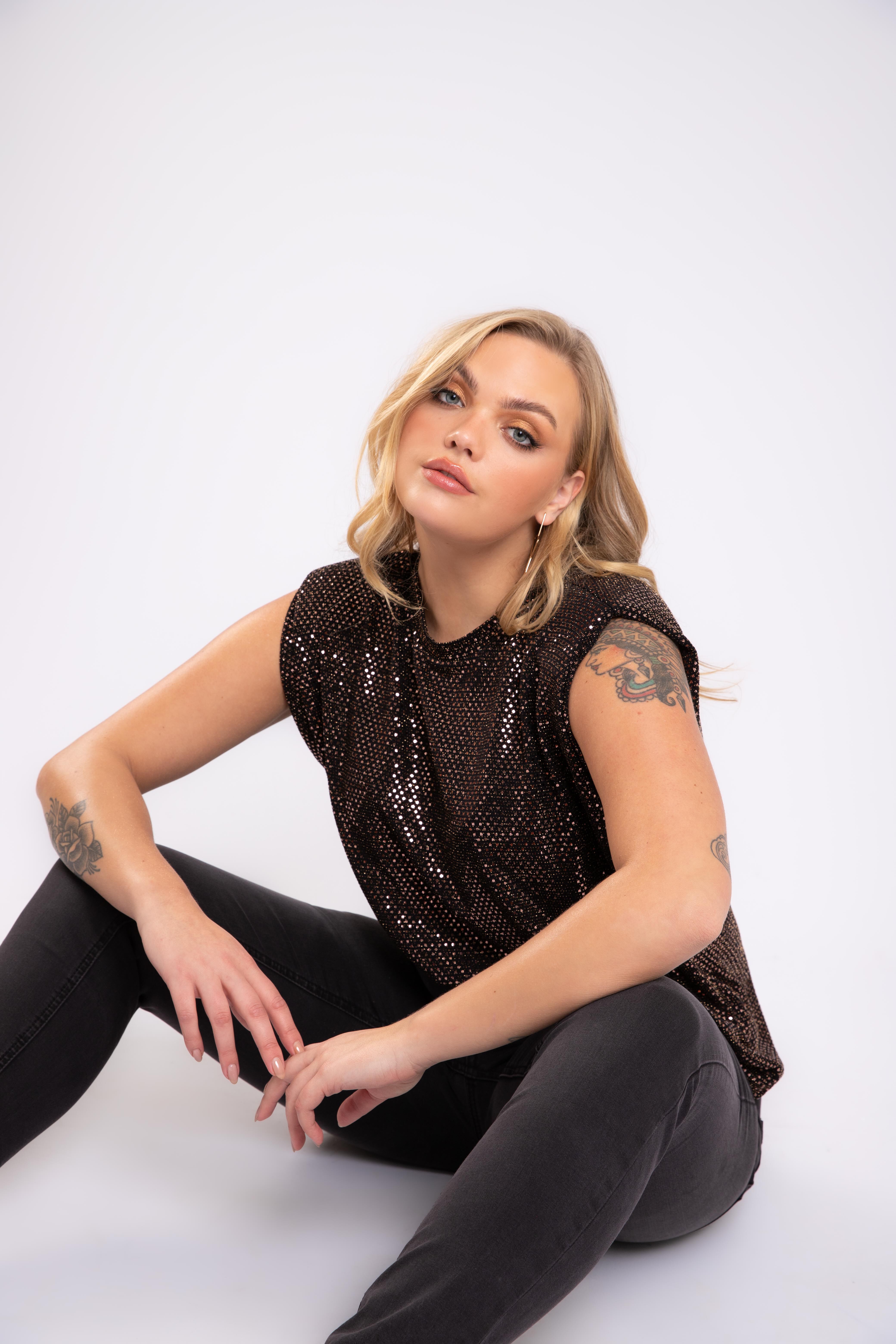 Haut sans manches avec &eacute;paulettes image number 5