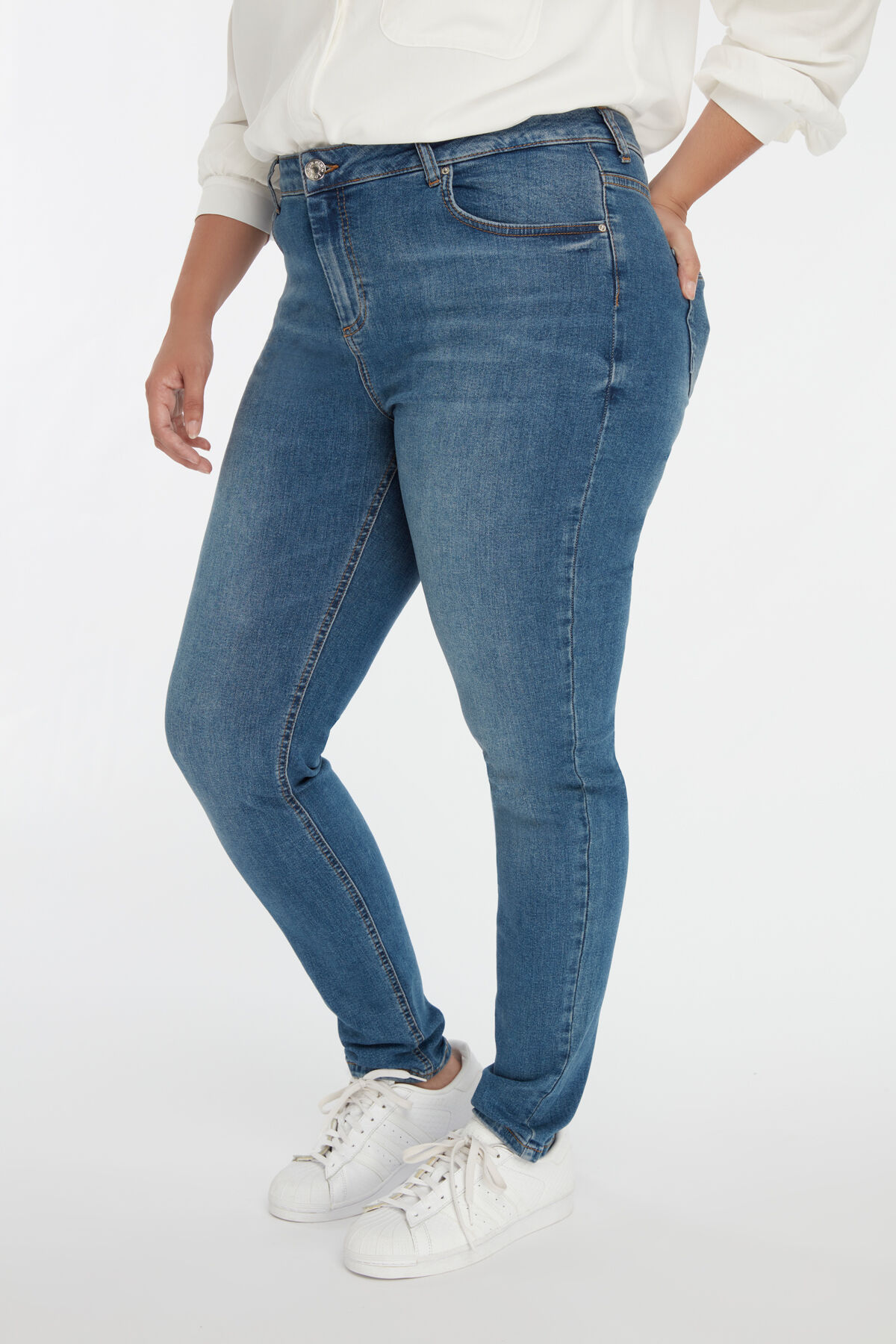 Jean jambe slim IRIS  image number 6