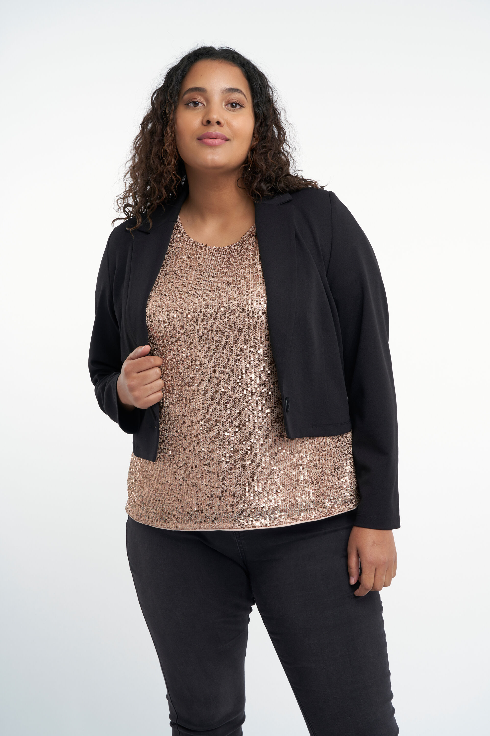 Blazer court image number 5