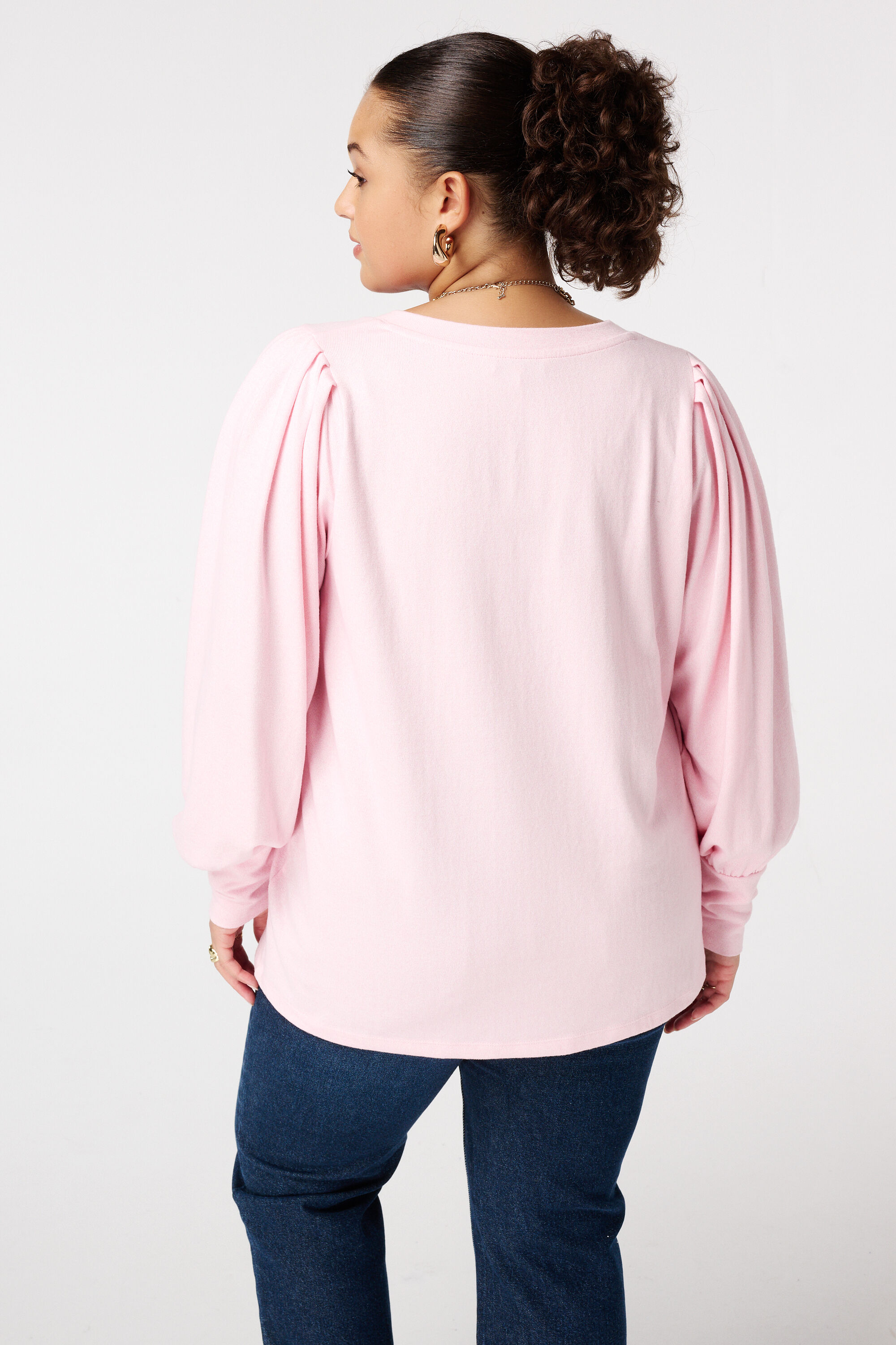 Pull finement tricot&eacute; &agrave; manches bouffantes image number 3