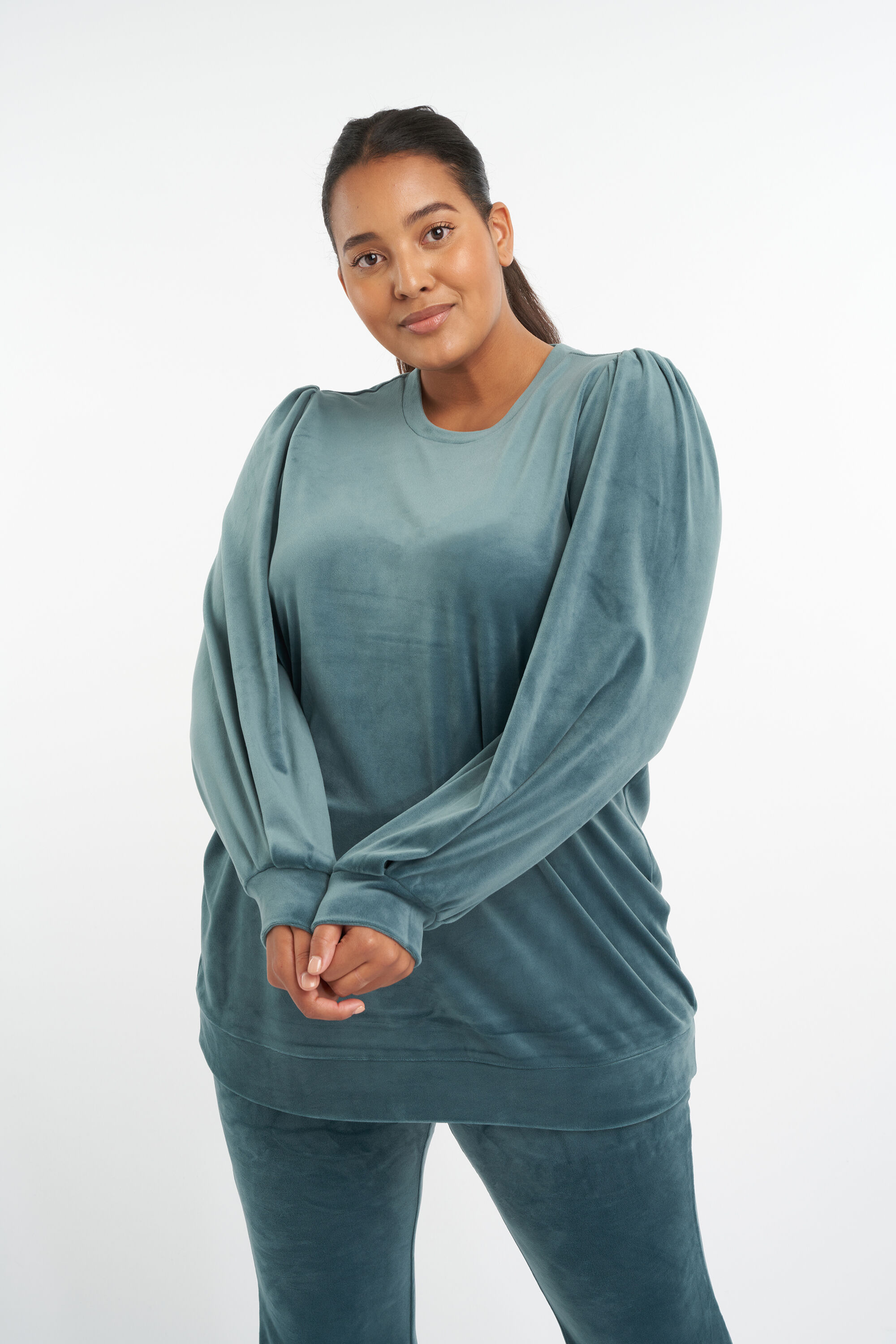 Pull en velours  image number 6