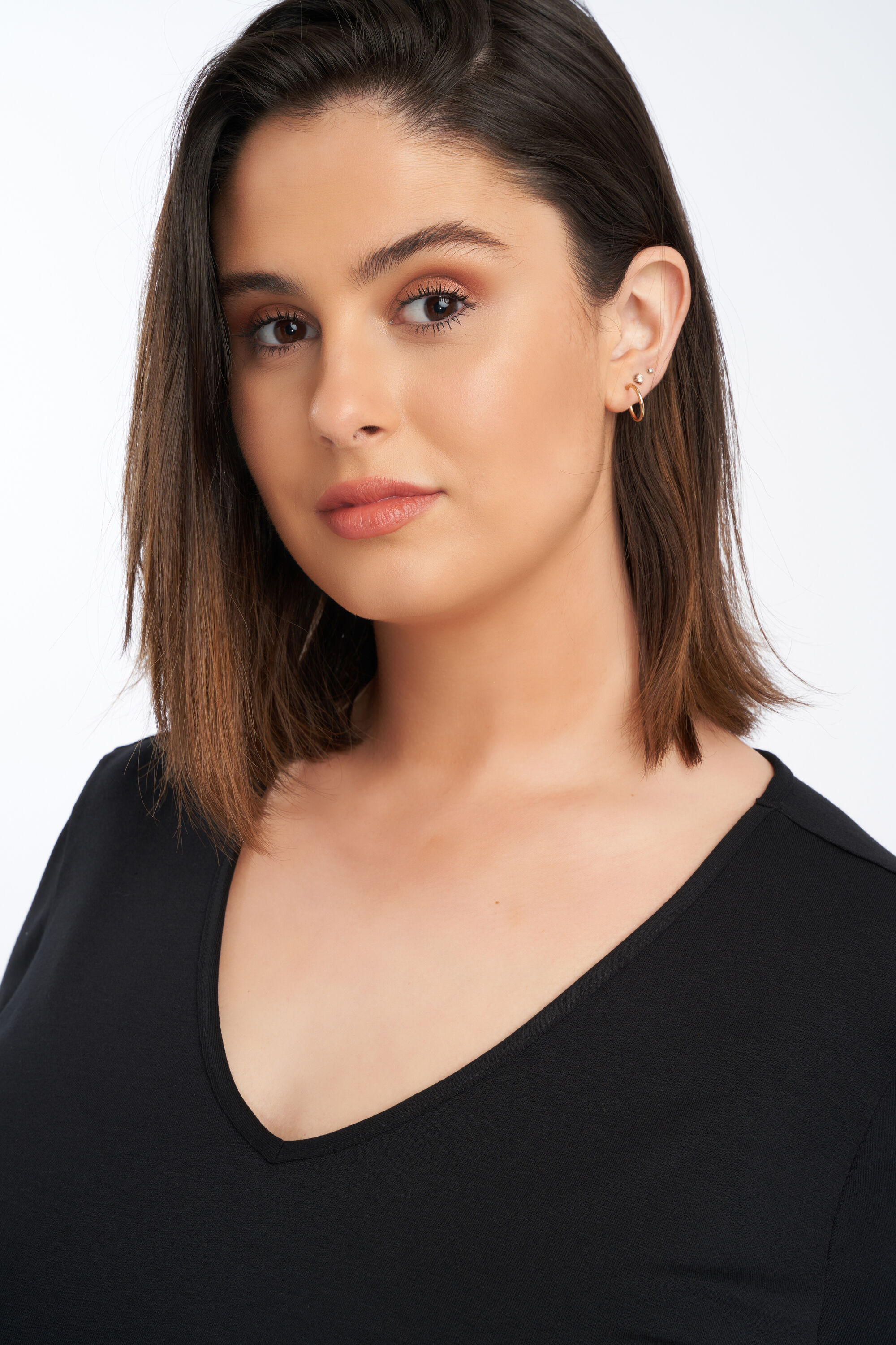 Lot de 2 t-shirts avec col en V image number 5