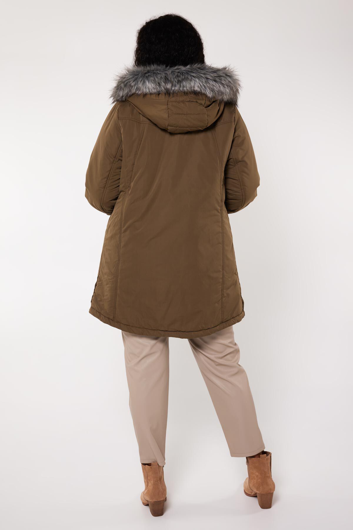 Veste matelass&eacute;e &agrave; capuche image number 3