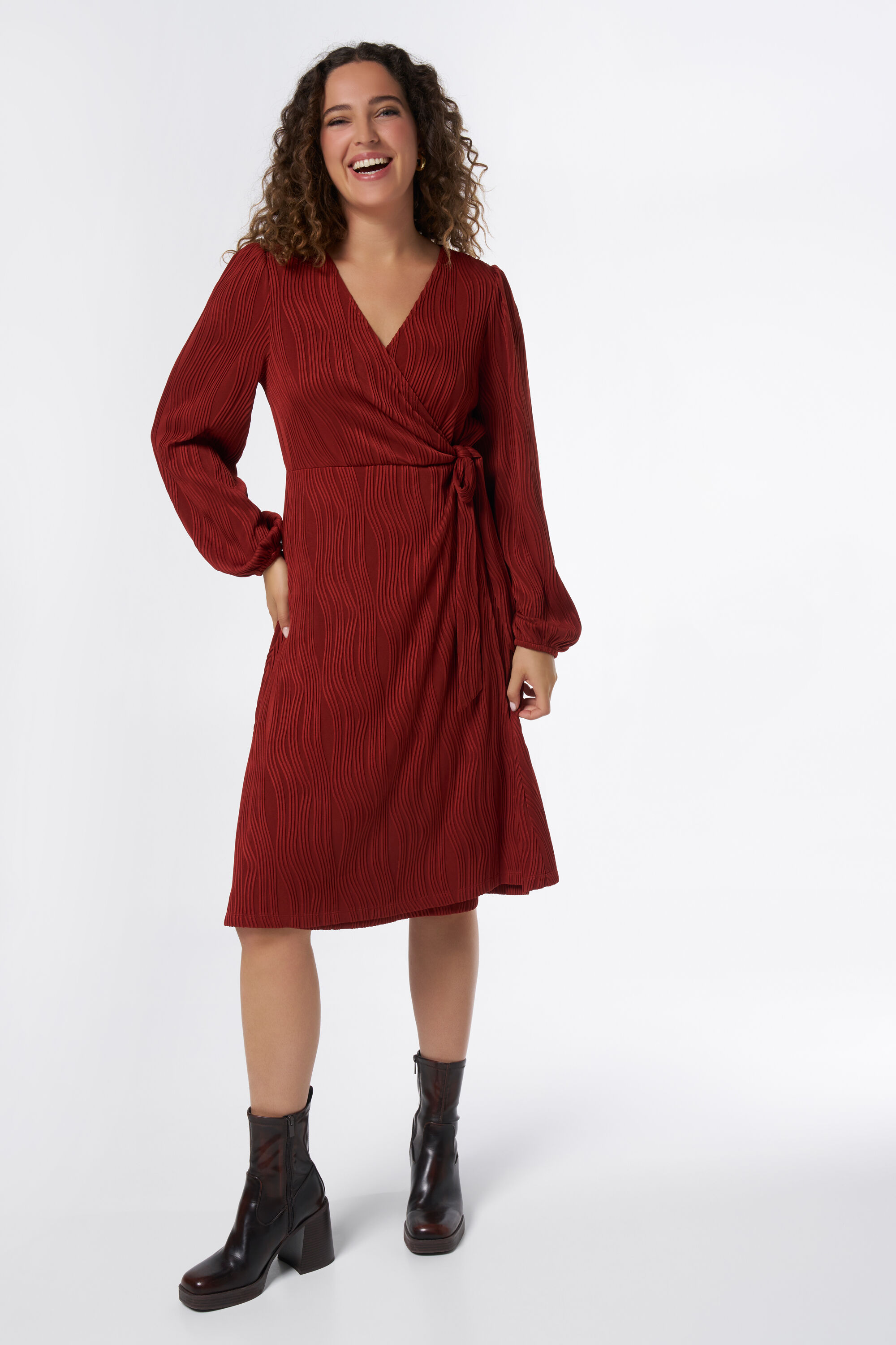 Robe enveloppante textur&eacute;e image number 5