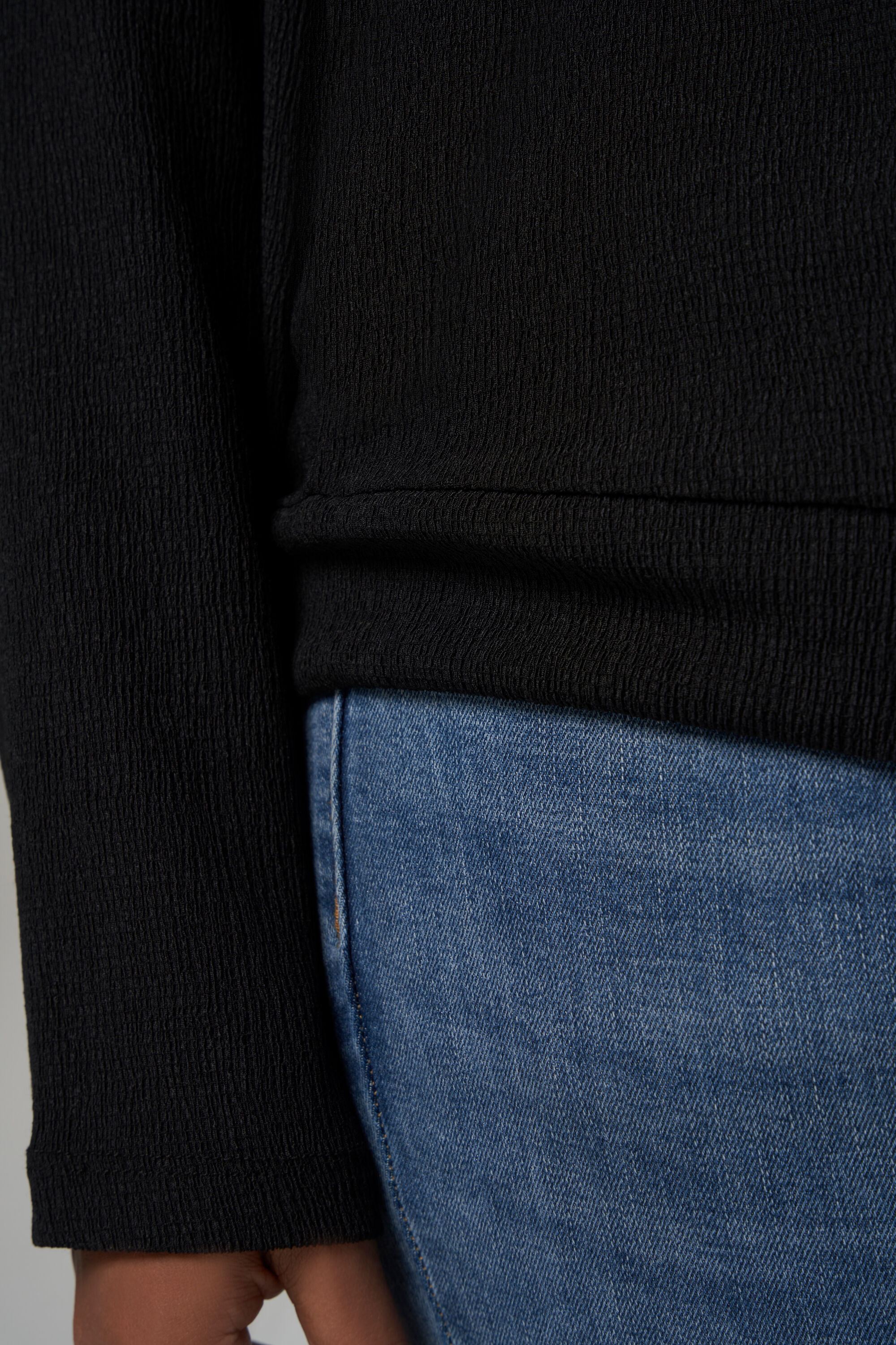 Top avec structure dans le tissu image number 4