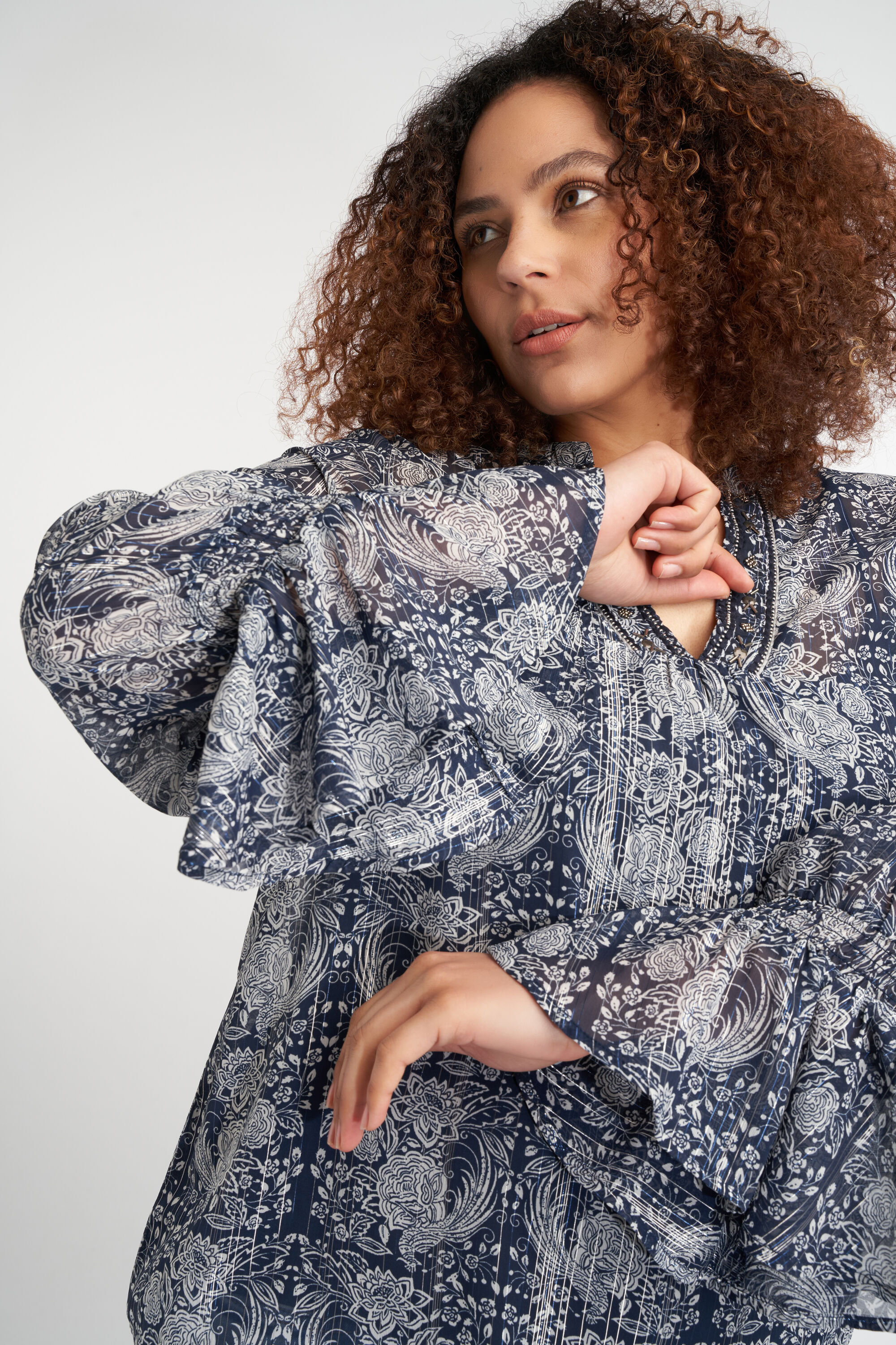 Chemisier avec des manches &agrave; volants image number 4