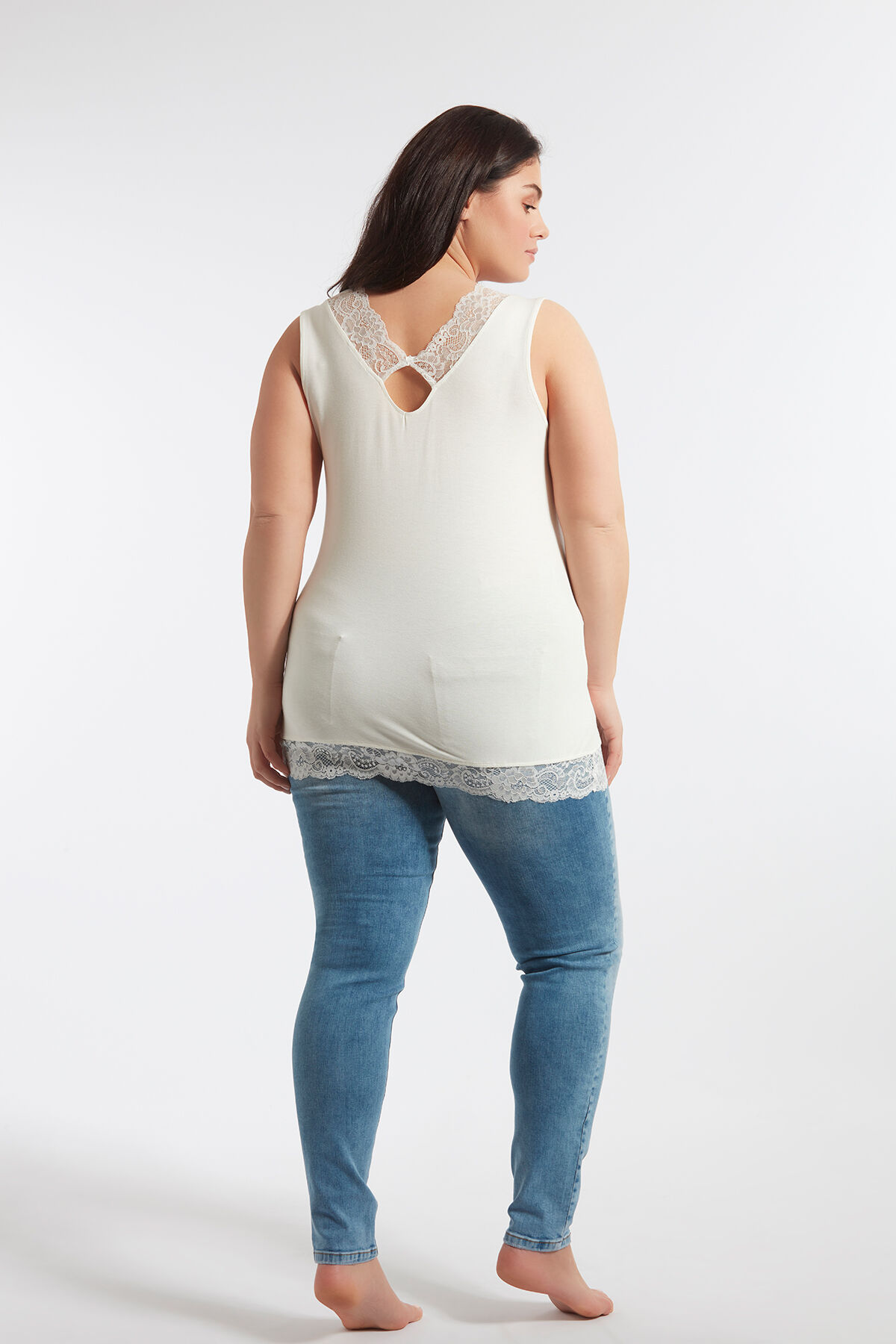 Top sans manches en dentelle image number 5