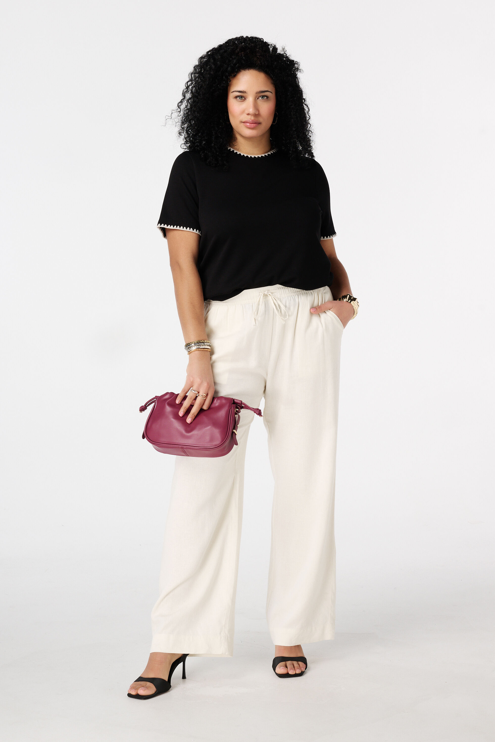 T-shirt avec finitions d&eacute;coratives image number 5