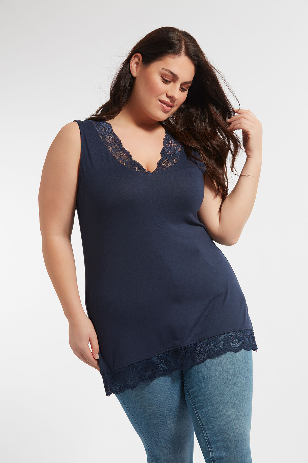 Top sans manches en dentelle image number 3