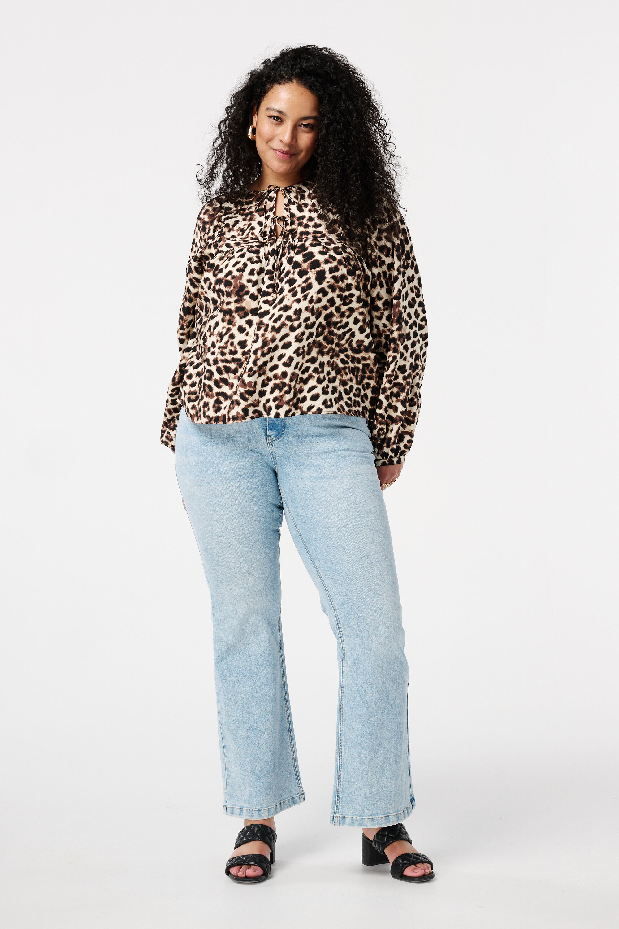 Chemisier avec n&oelig;ud fantaisie image number 5