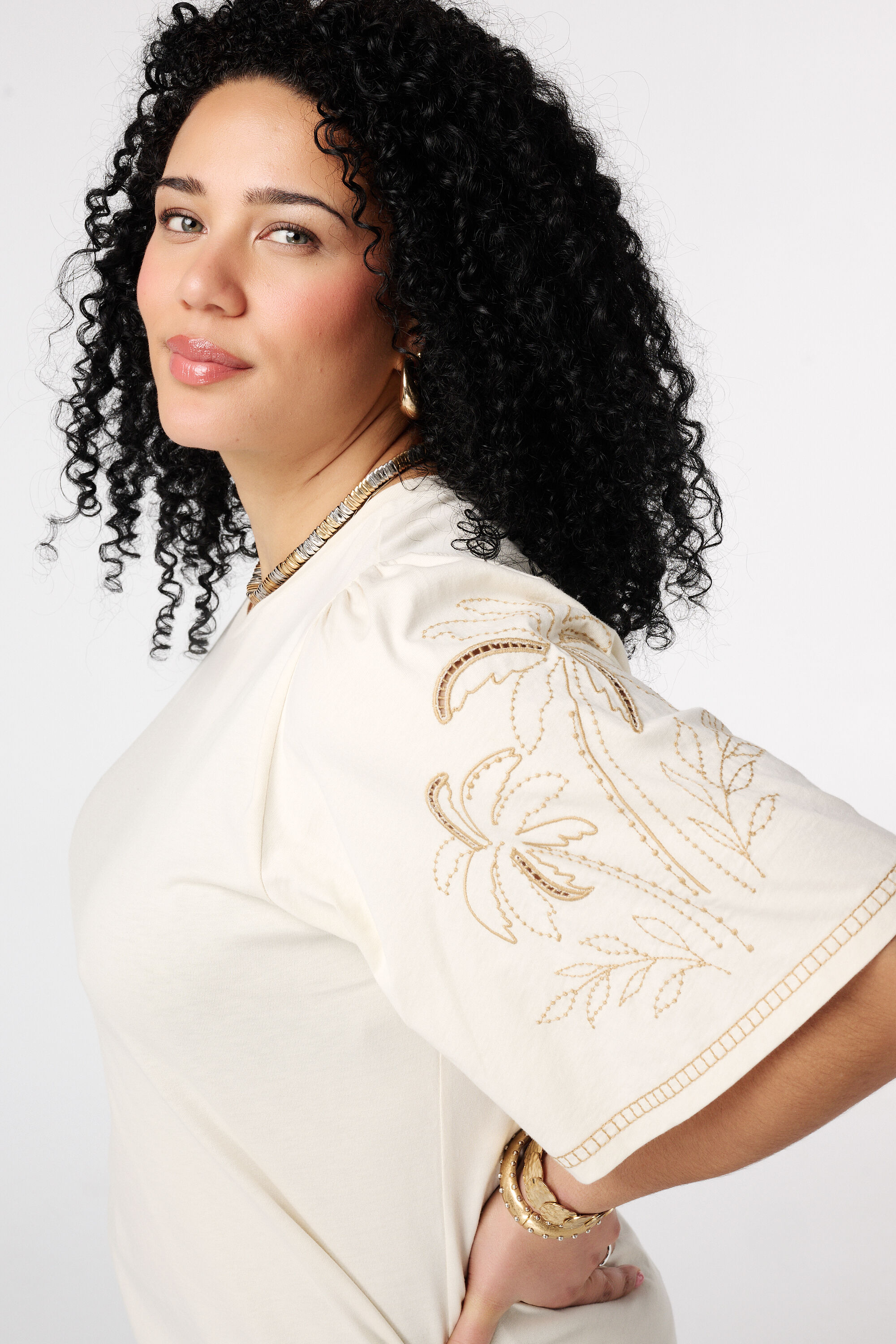 T-shirt avec broderie image number 4