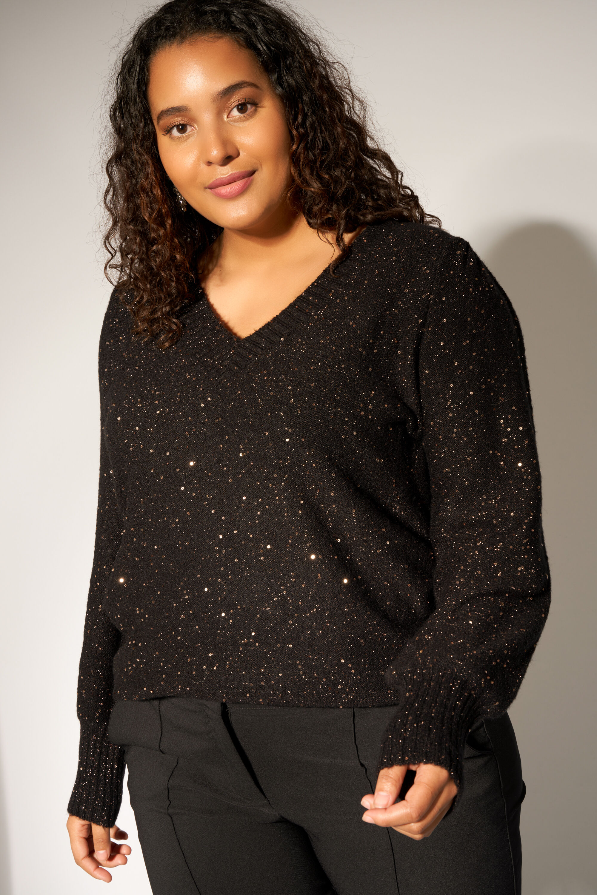 Pull &agrave; paillettes image number 0