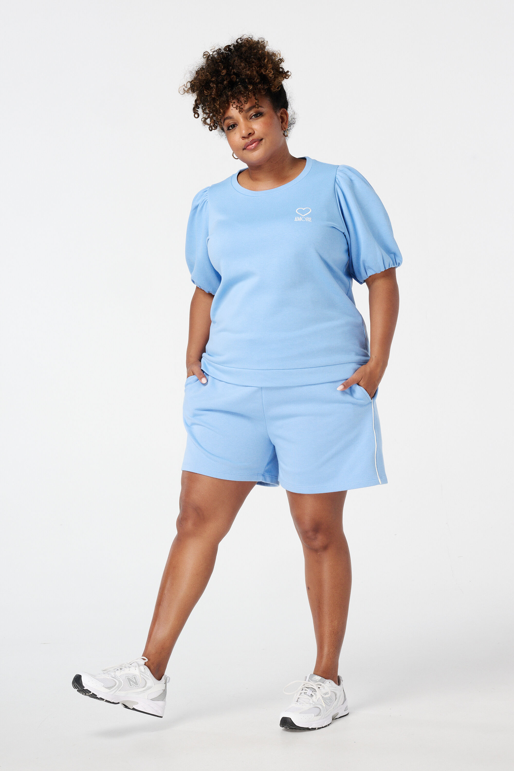 Sweat-shirt avec manches bouffantes image number 5