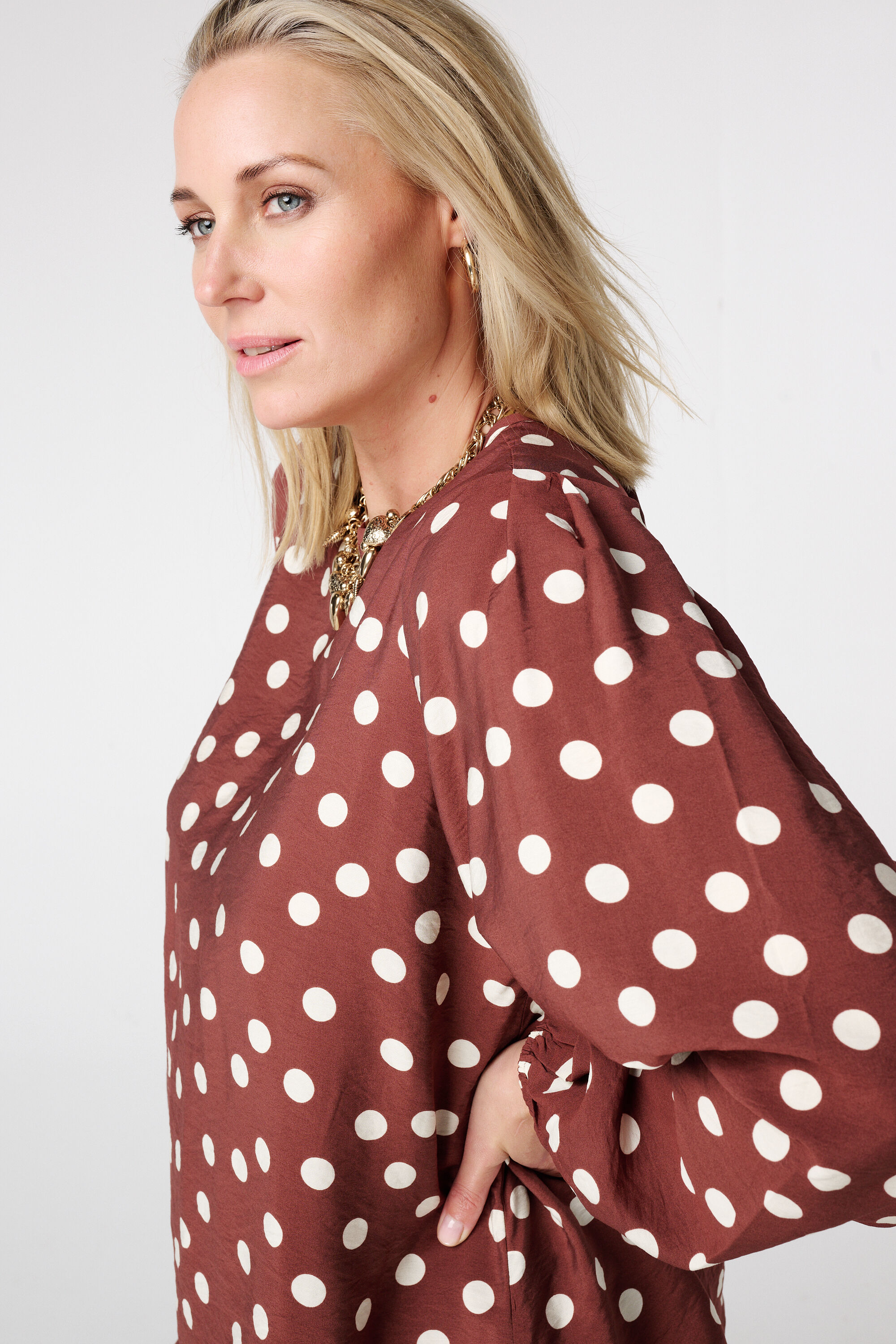 Chemisier &agrave; pois avec cordon image number 4