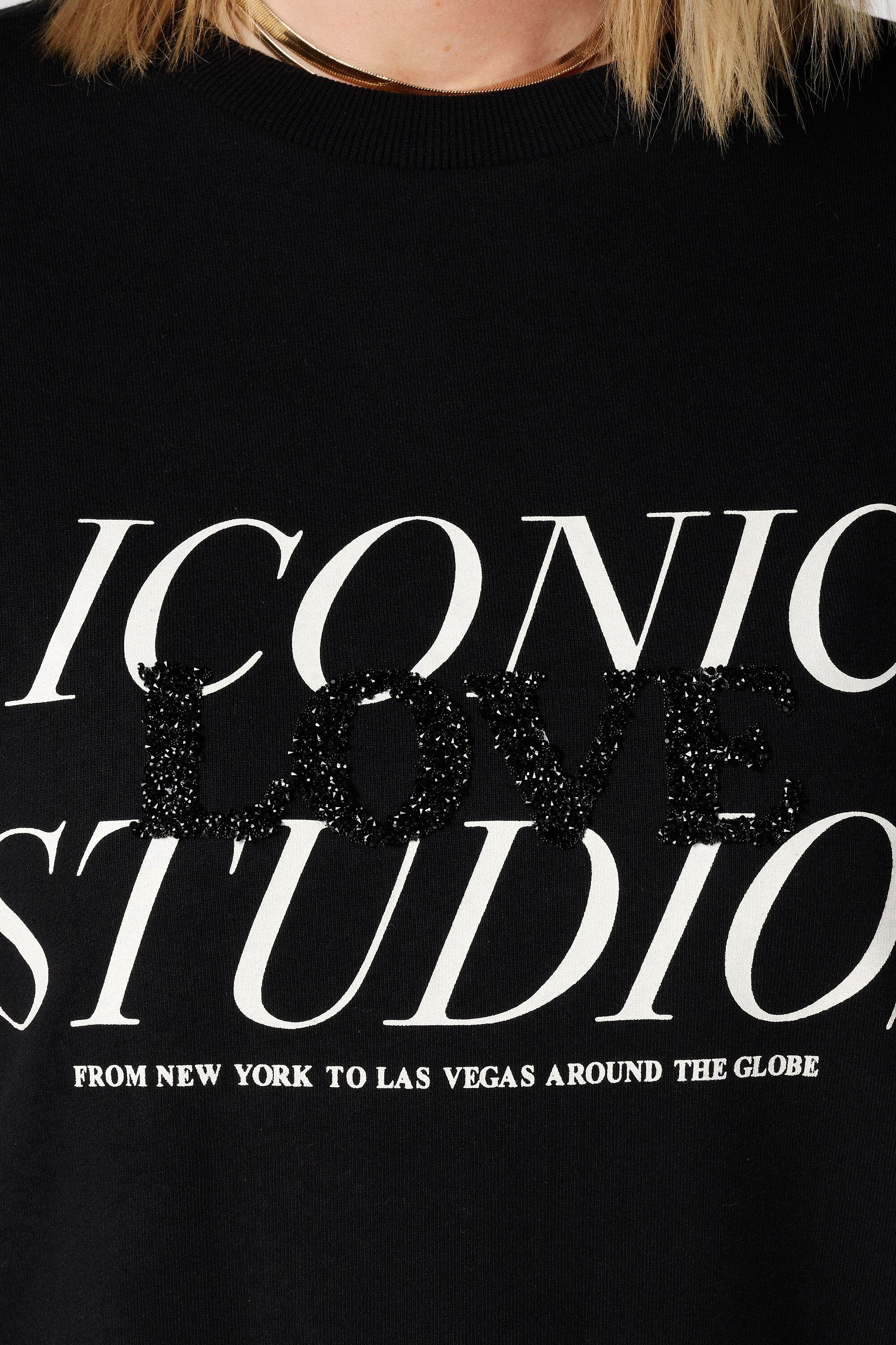 Robe-pull avec texte paillet&eacute; image number 6