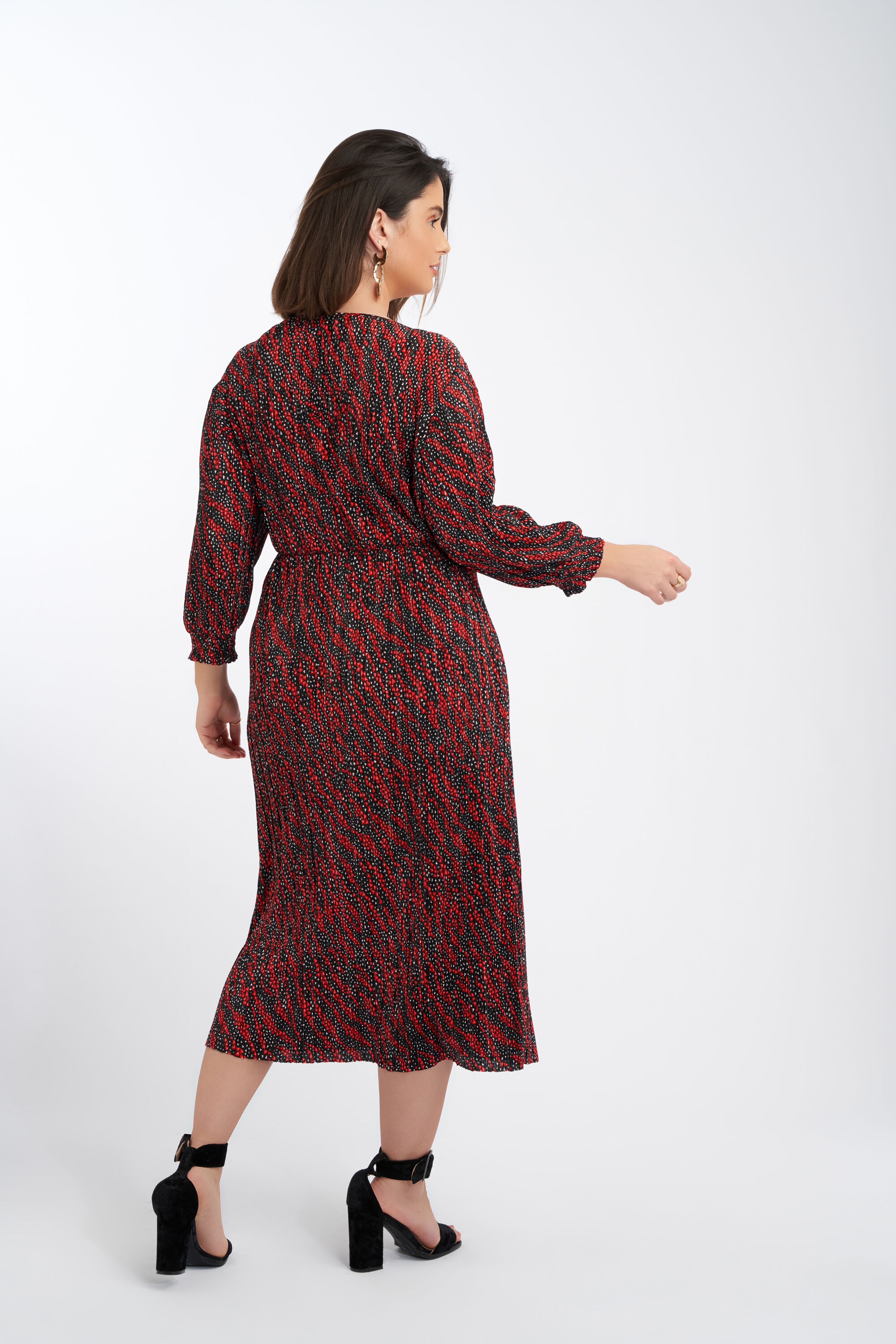 Longue robe pliss&eacute;e  image number 3