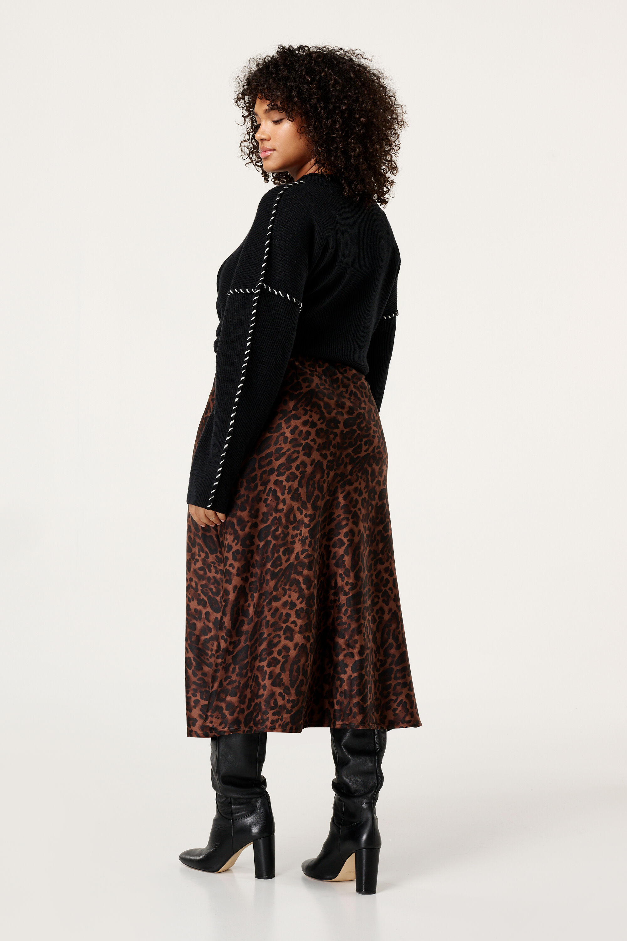 Jupe midi &agrave; imprim&eacute; l&eacute;opard image number 3