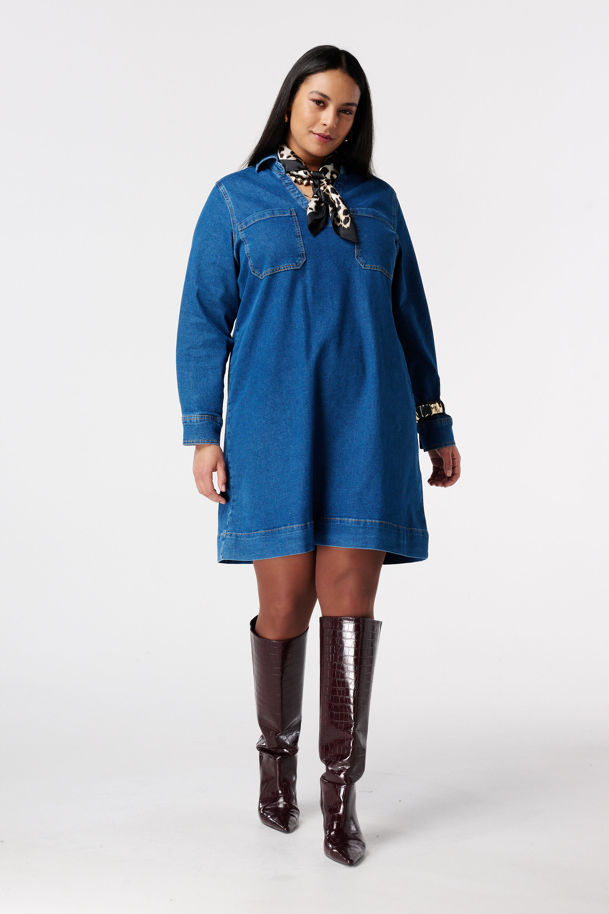 Robe en jean &agrave; encolure en V